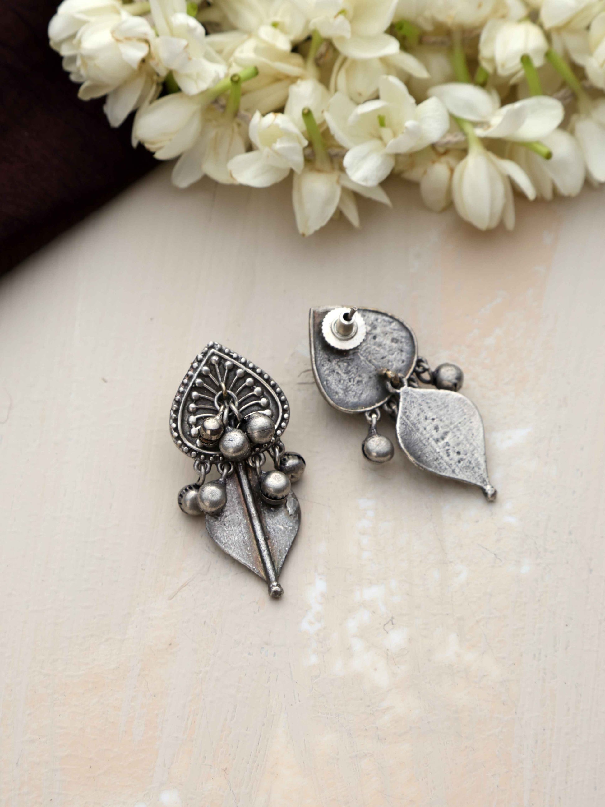 trueBrowns Silver Tone Leaf Stud Earrings Truebrowns Lifestyle