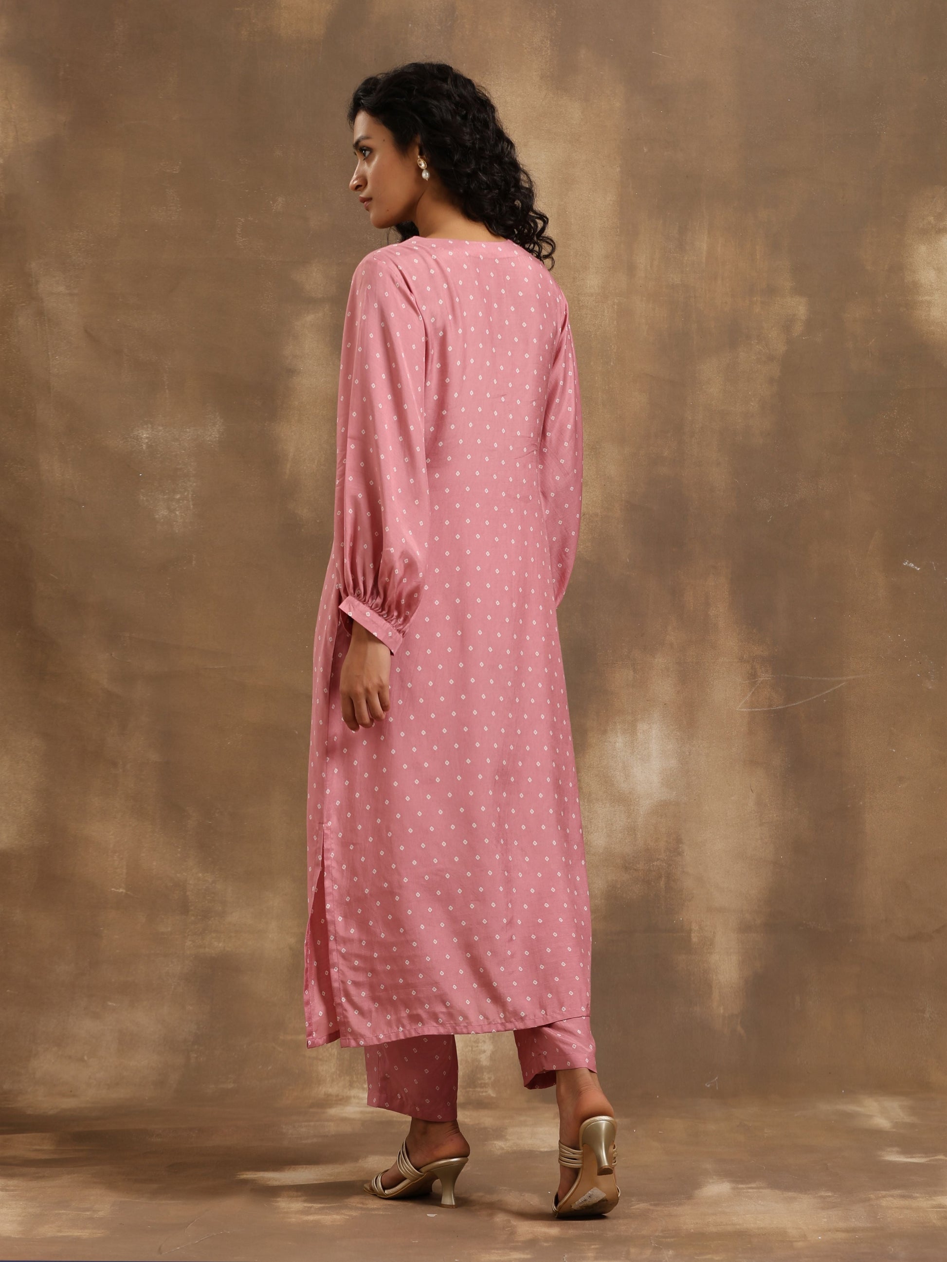 trueBrowns Light Mauve Bandhani Printed Silk Kurta Pant Set 