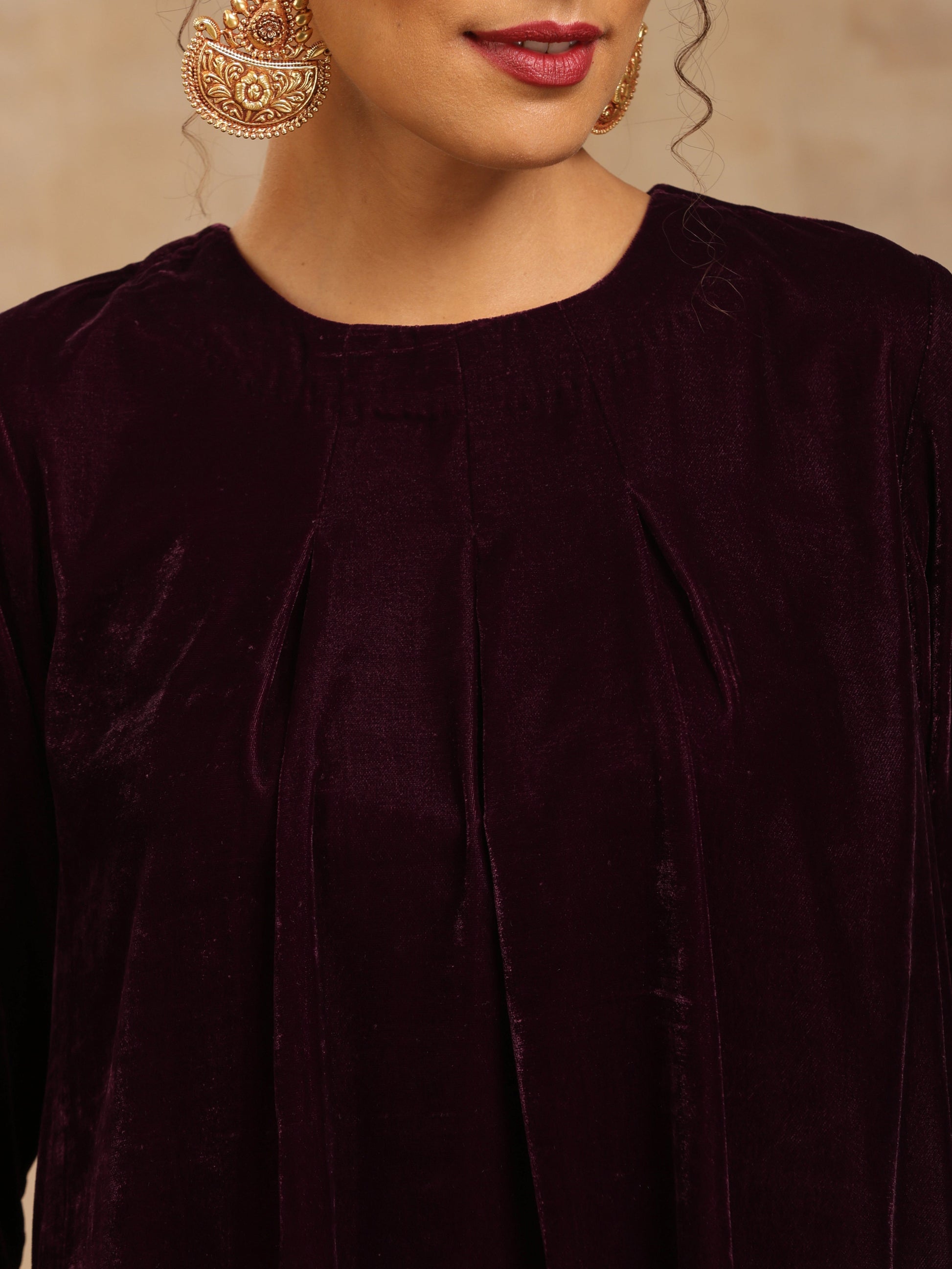 trueBrowns Wine Velvet Embroidered Kurta 