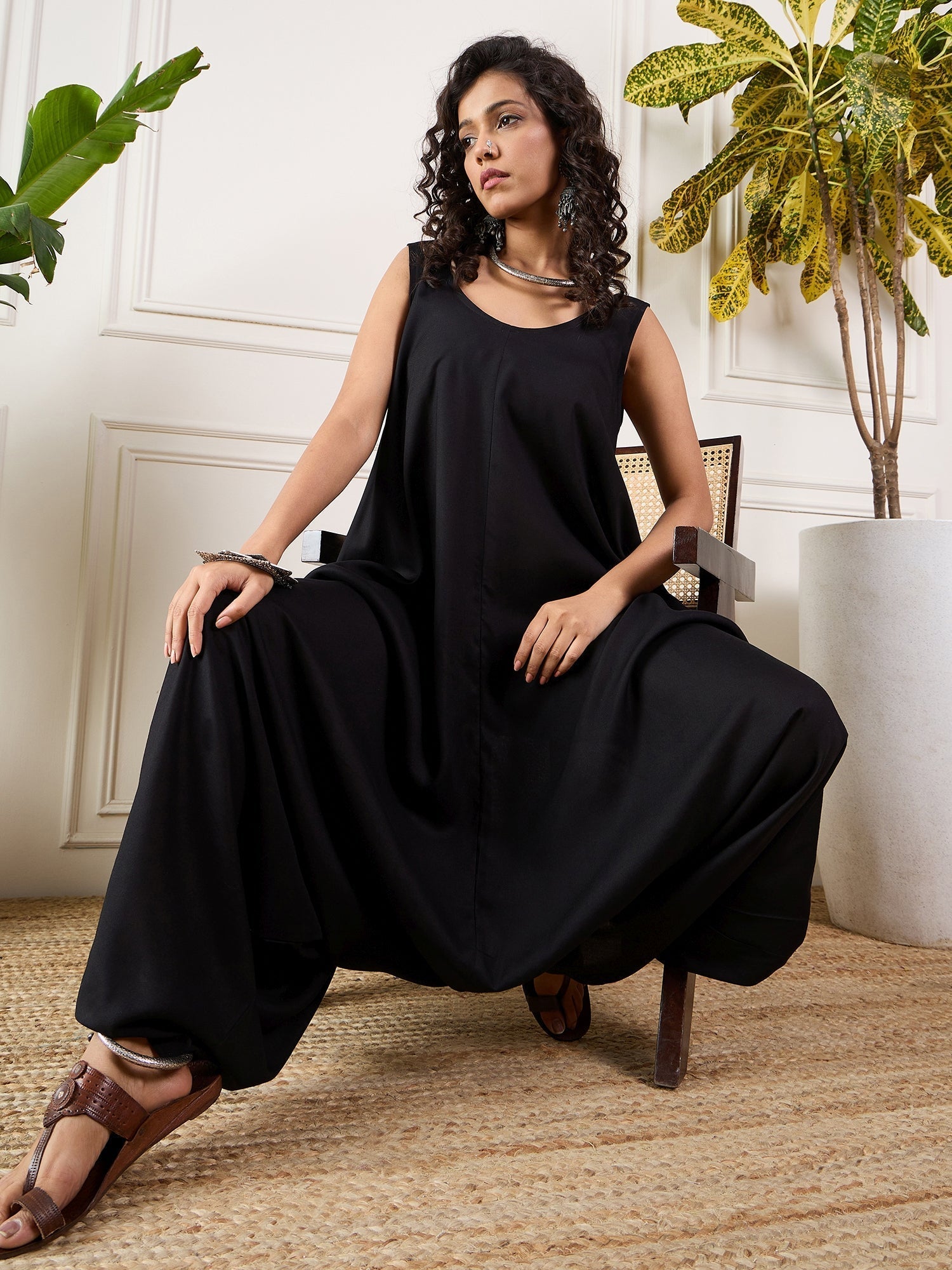 InWeave Black Round Sleeveless Jumpsuit 