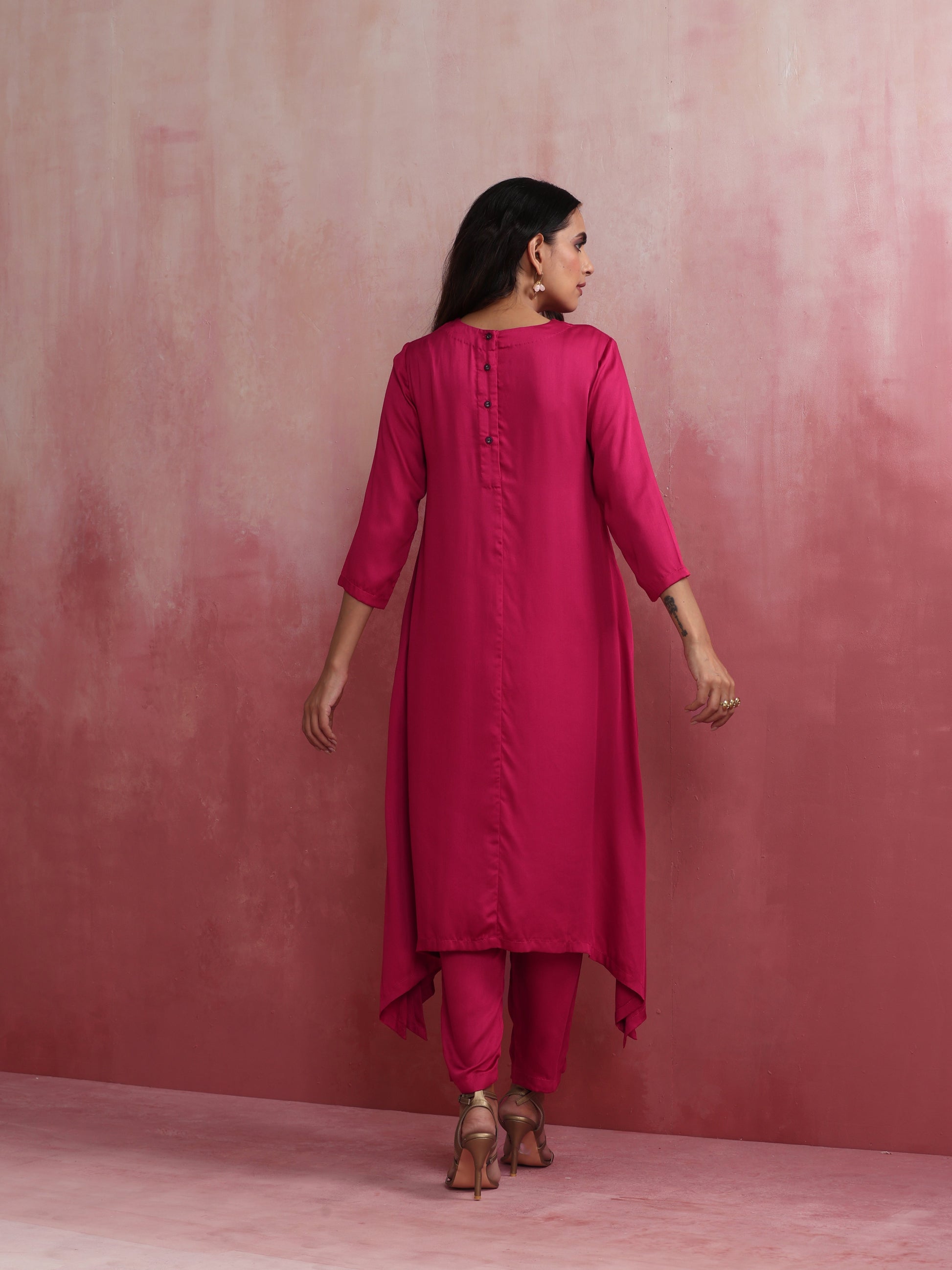trueBrowns Magenta Highlow Modal Kurta Set 