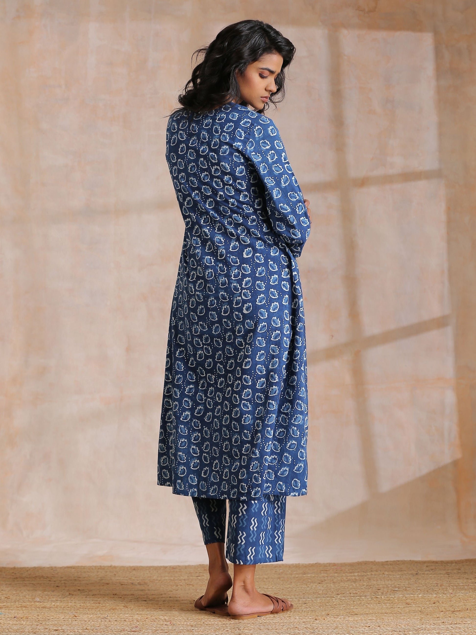 trueBrowns Indigo Dabu Floral Print Cotton Kurta Pant Set 