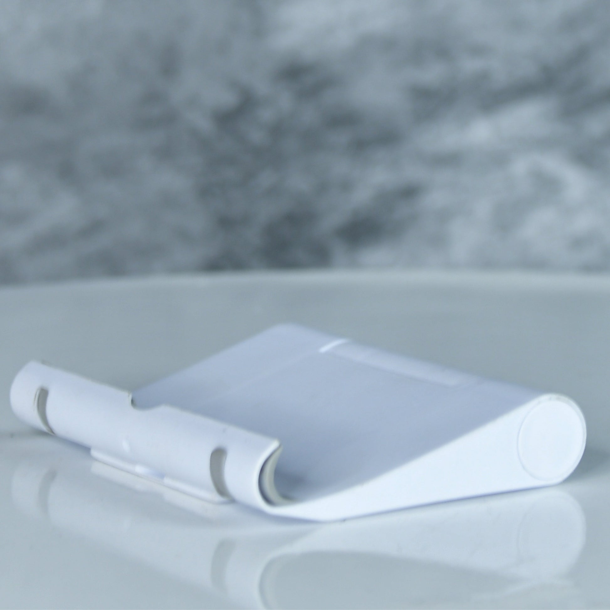Sowpeace / Adjustable White Tablet Stand | Trendy Desk Accessory