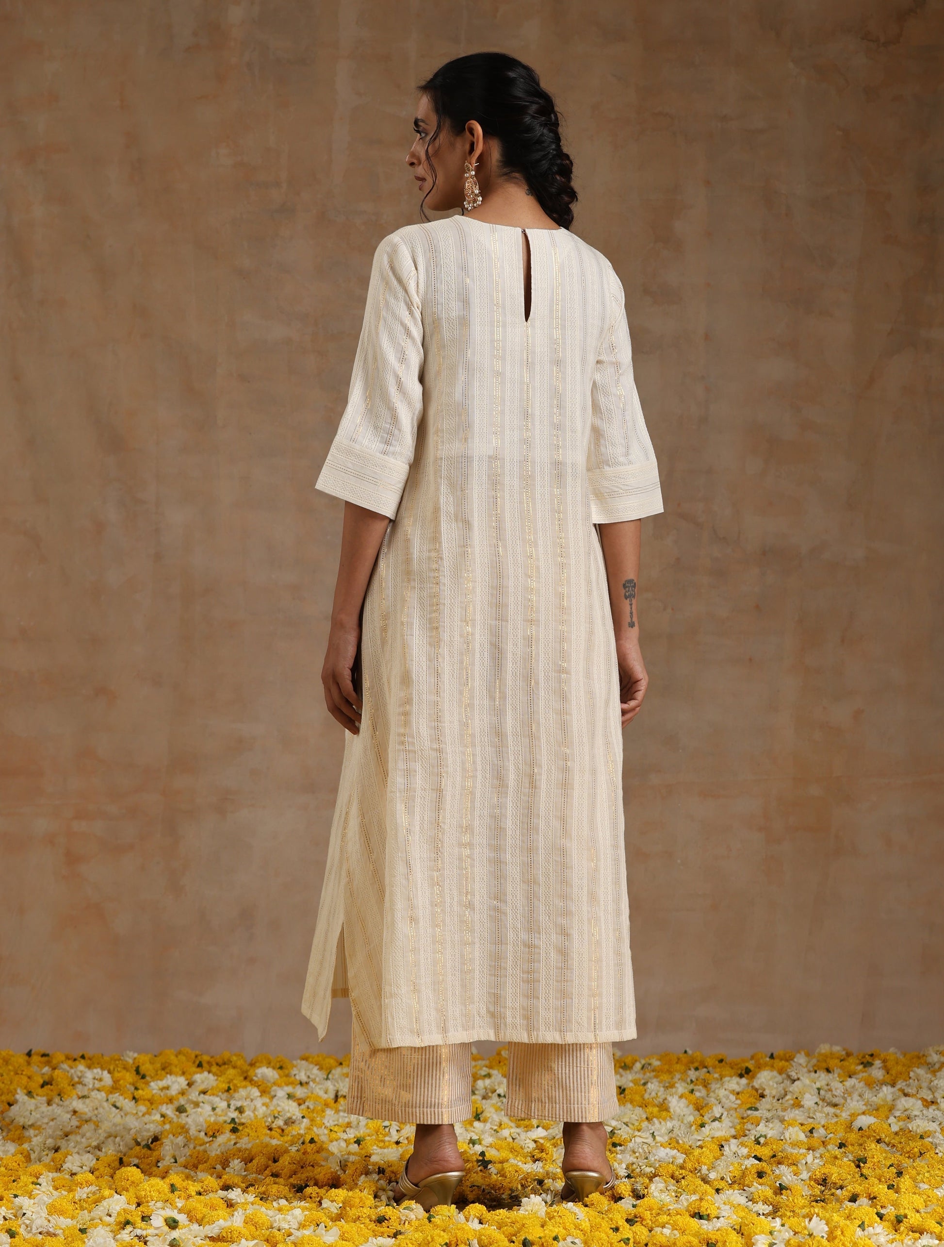 trueBrowns Ivory Gold Cotton Neck Pleat Kurta Set 