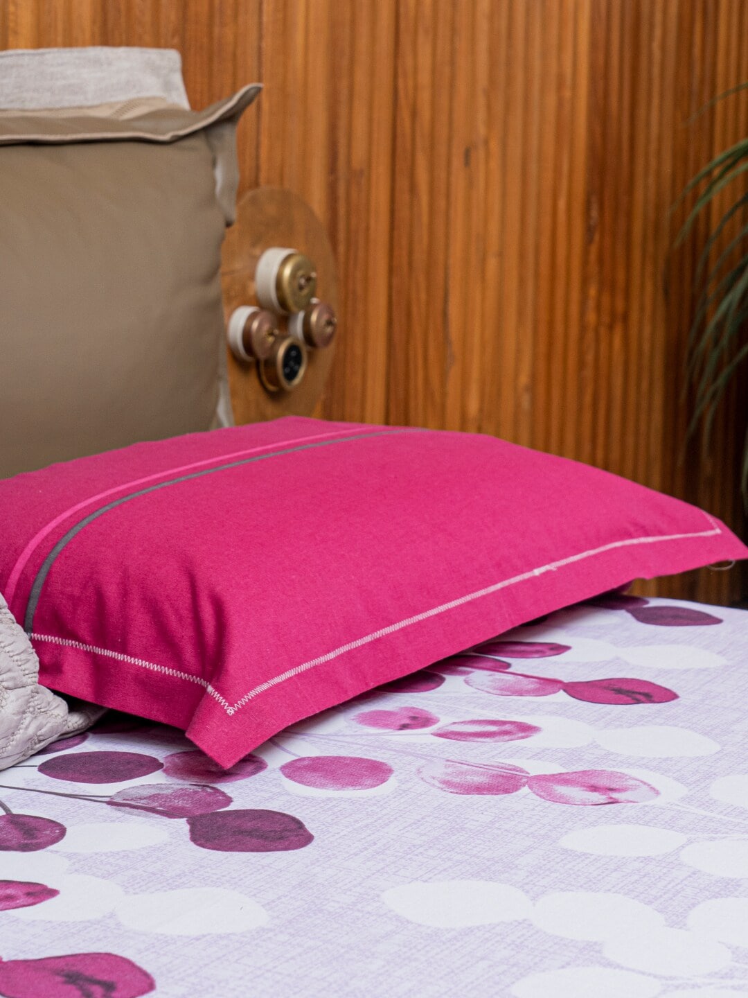 URBAN SPACE Divine Purple Floral 144 TC Pure Cotton Queen Bedsheet With 2 Pillow Covers 