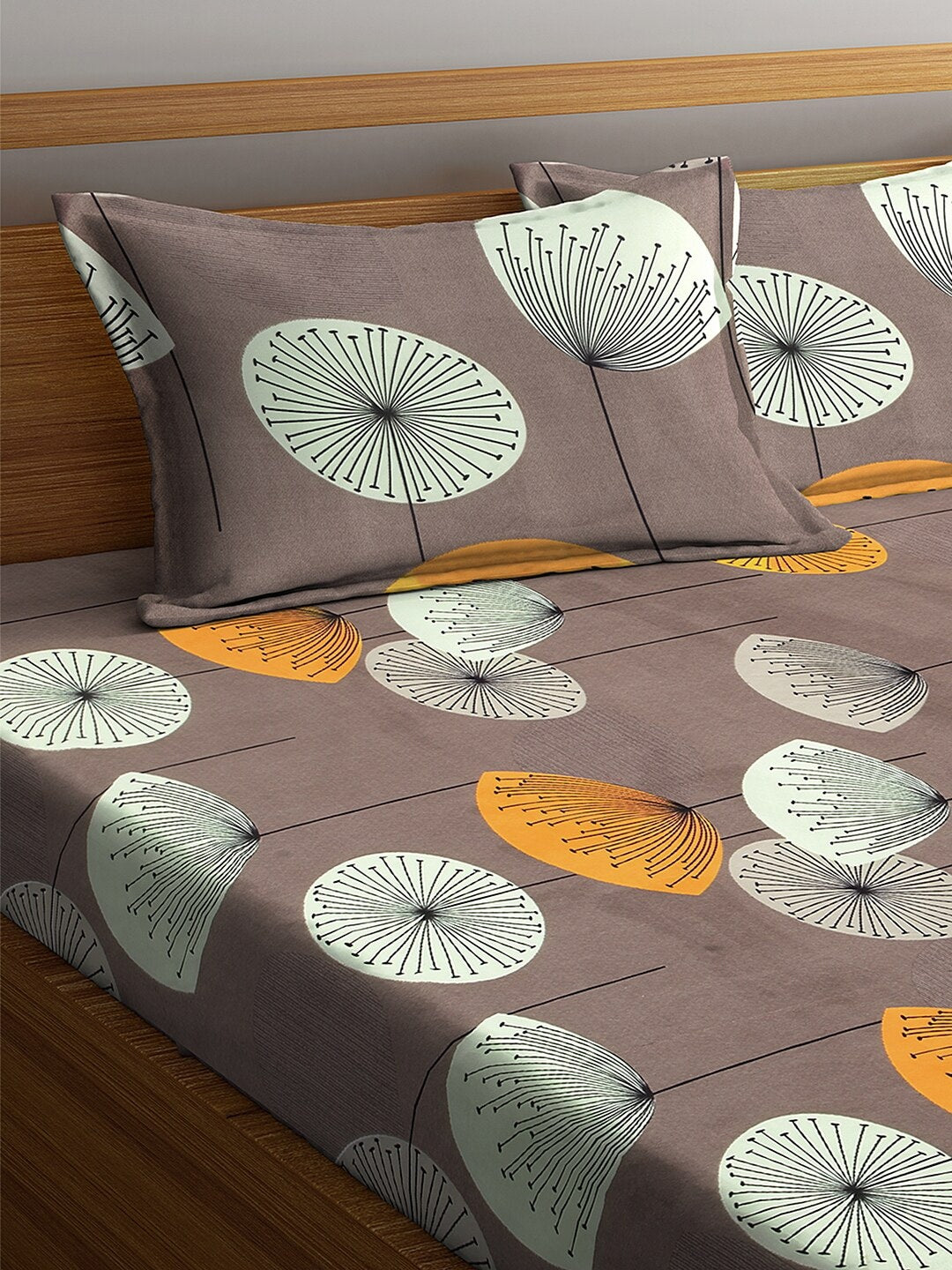 KLOTTHE Brown & Yellow Floral 210 TC Cotton Bedsheet with Pillow Cover 