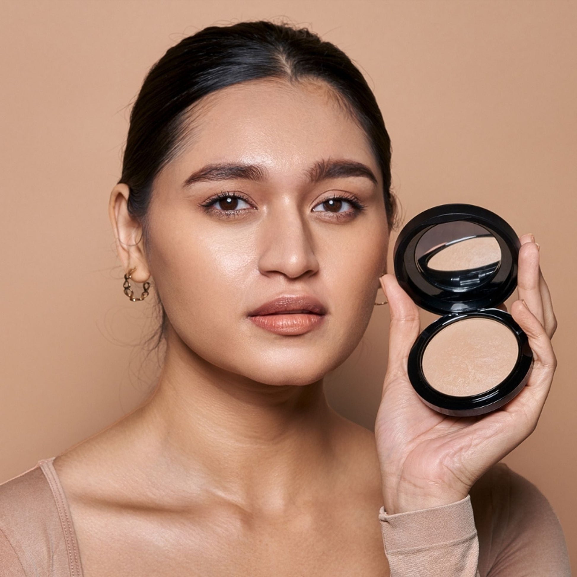 Europe Girl Mineralize Skin Finish Compact Powder - 50