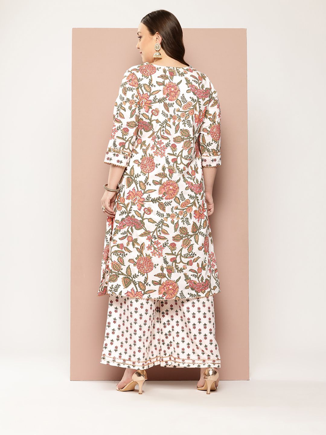 Sztori Plus Size Floral Printed Regular Gotta Patti Kurta with Palazzos