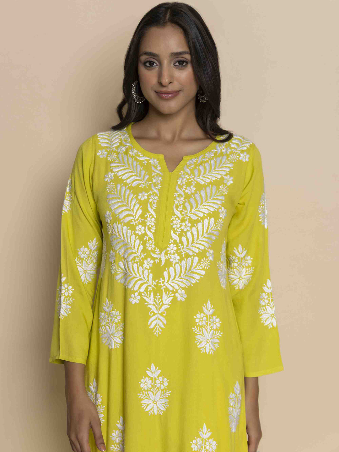 HOUSE OF KARI Floral Embroidered Chikankari Straight Kurta 