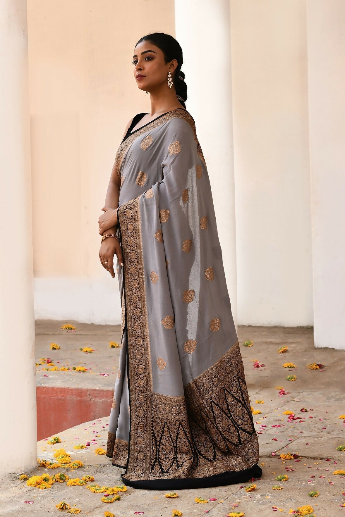 Joban Fashion Grey Crepe Chiffon Pure Handloom Banarasi Silk Saree | Swadesiicart