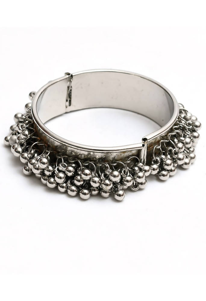 Mominos Fashion Kamal Johar Oxidised Silver-Plated Ghungroo Handcraft Alloy Bracelet 