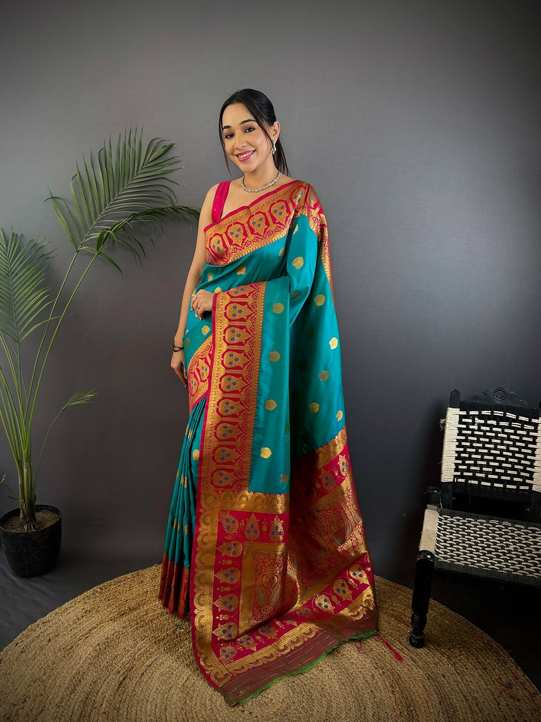 Joban Fashion Red Butti Banarasi Silk Sarees | Swadesiicart