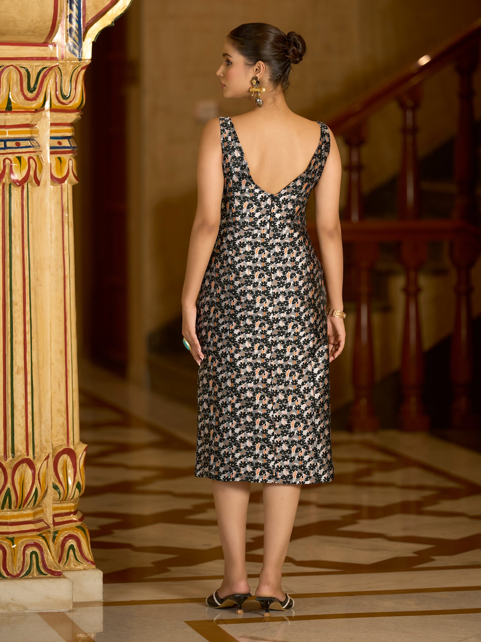 Monjolika Fashion Black Floral Weaving Zari Jacquard Bodycon Midi Dress With Slit Cut