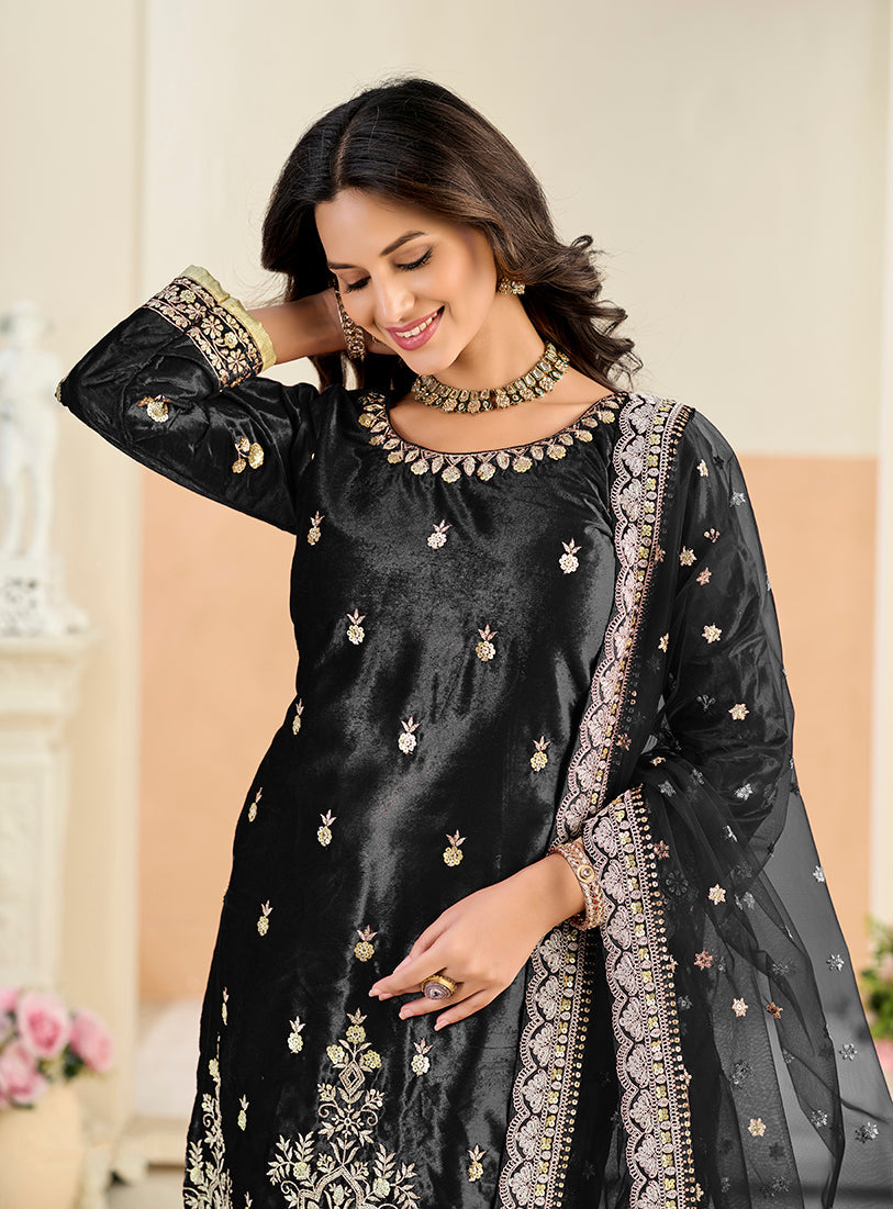 Monjolika Fashion Black Velvet Embroidered Salwar Kameez