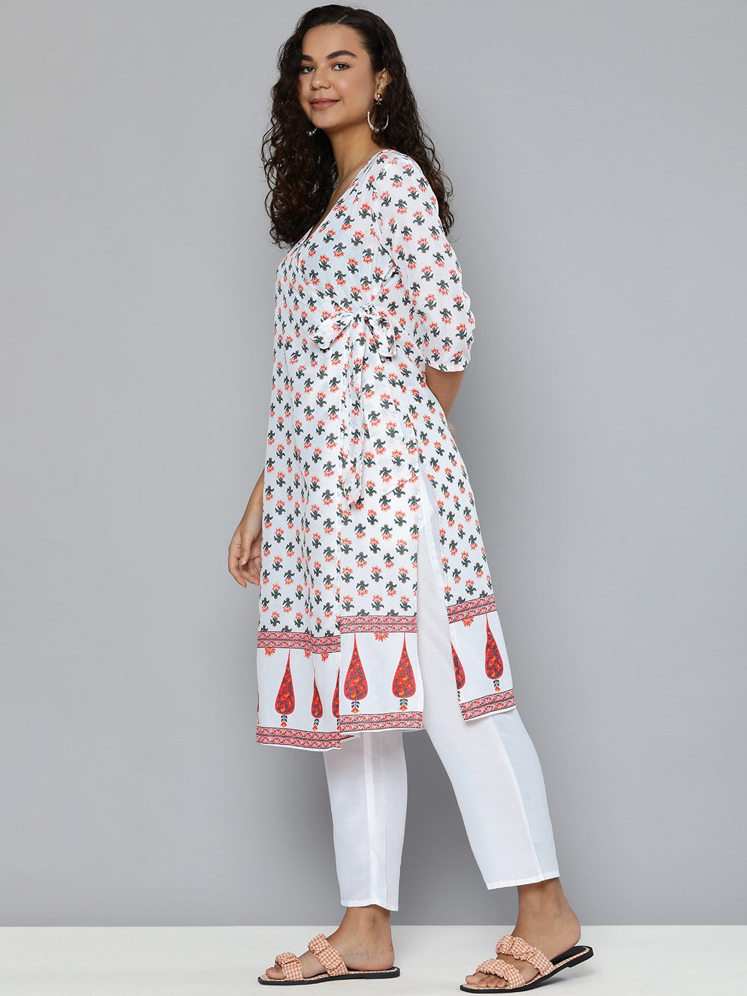 HERE&NOW Women White & Green Floral Printed Angrakha Kurta with Trousers