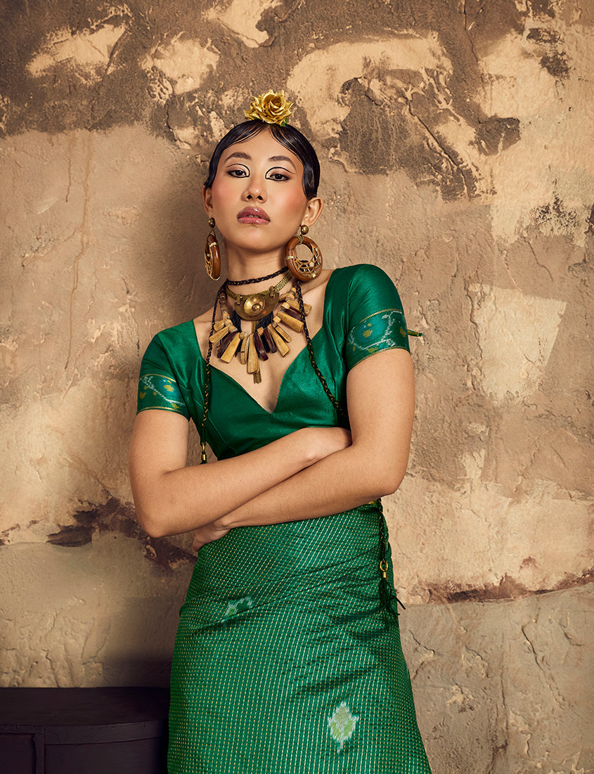 Monjolika Fashion Dark Green Weaving Silk Blend Saree With Zari Border Design