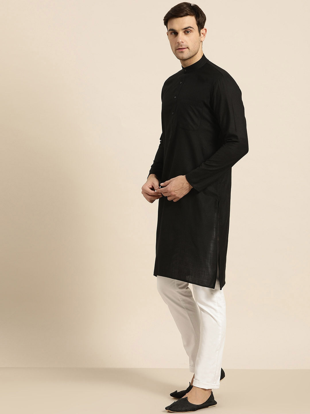 Sojanya Men Black Solid Straight Kurta 