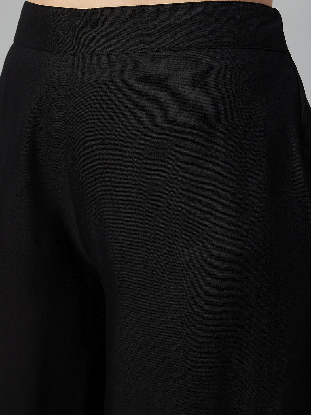 InWeave Black Strappy Set With Green Organza Dupatta 