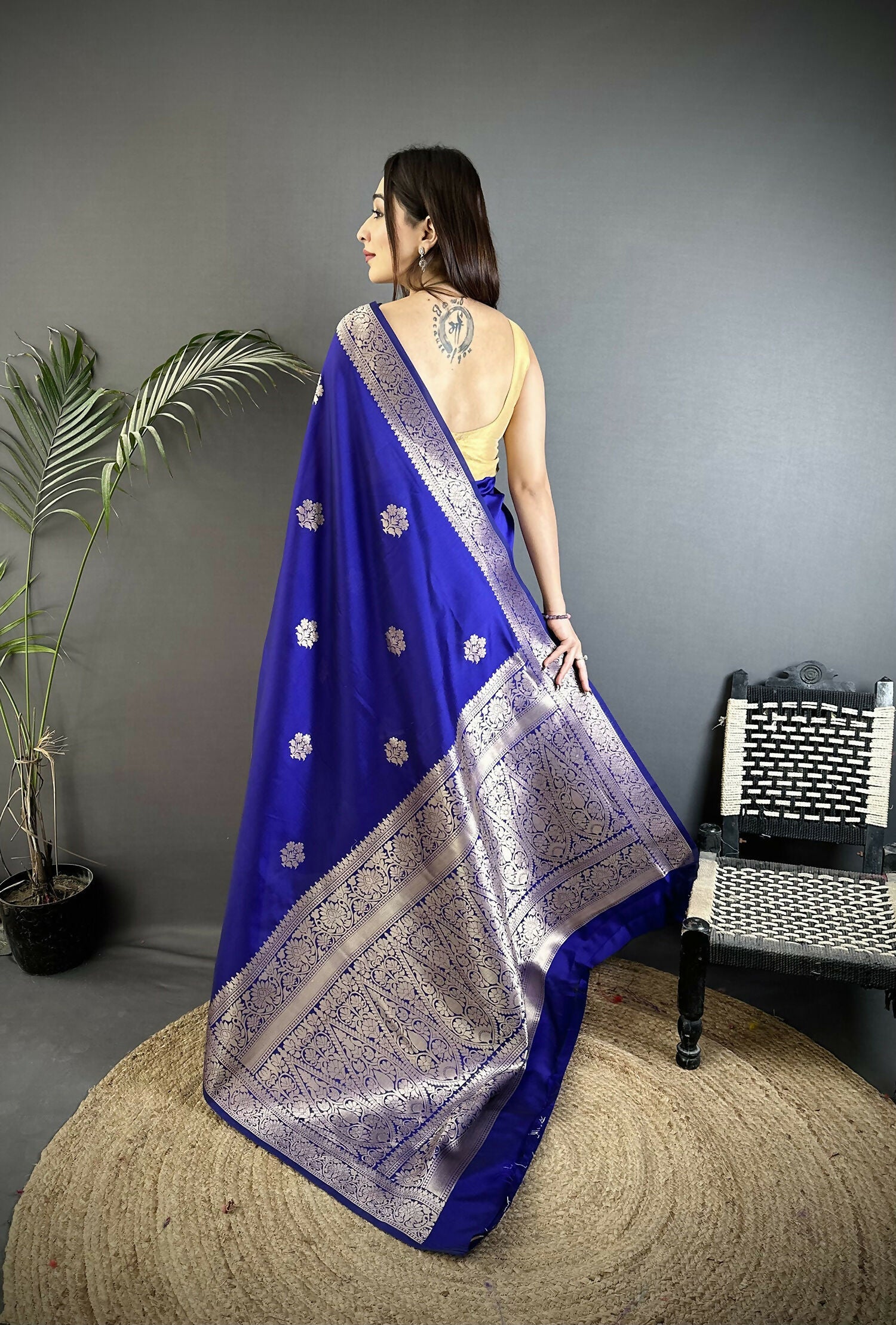 Joban Fashion Royal Blue Floral Jacquard Woven Design Cotton Silk Banarasi Silk Saree