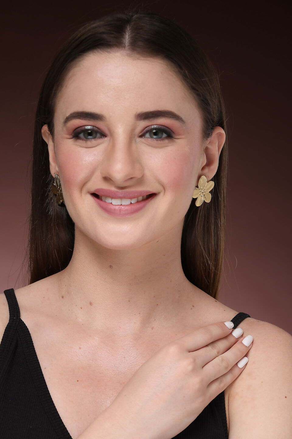 NVR Women's Gold-Polished Floral Shape Stud Earrings 