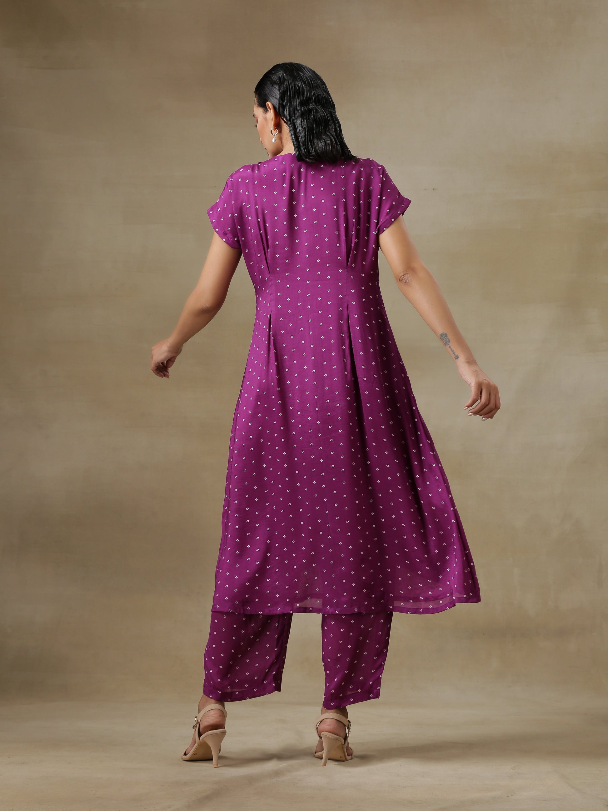 trueBrowns Purple Bandhani Printed Silk Drop Shoulder Kurta Pant Set 
