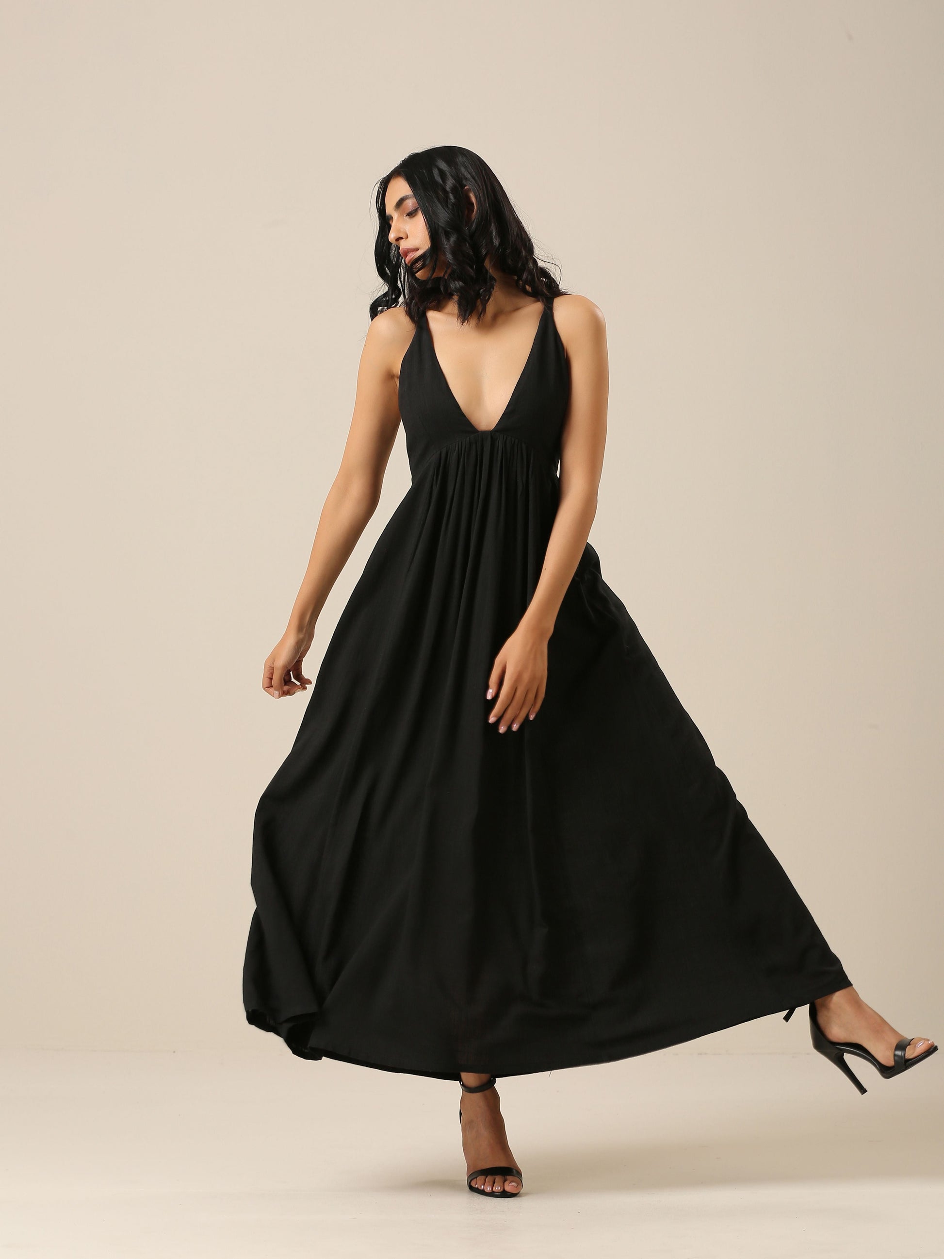 trueBrowns Black Slub Texture Sleeveless Dress 