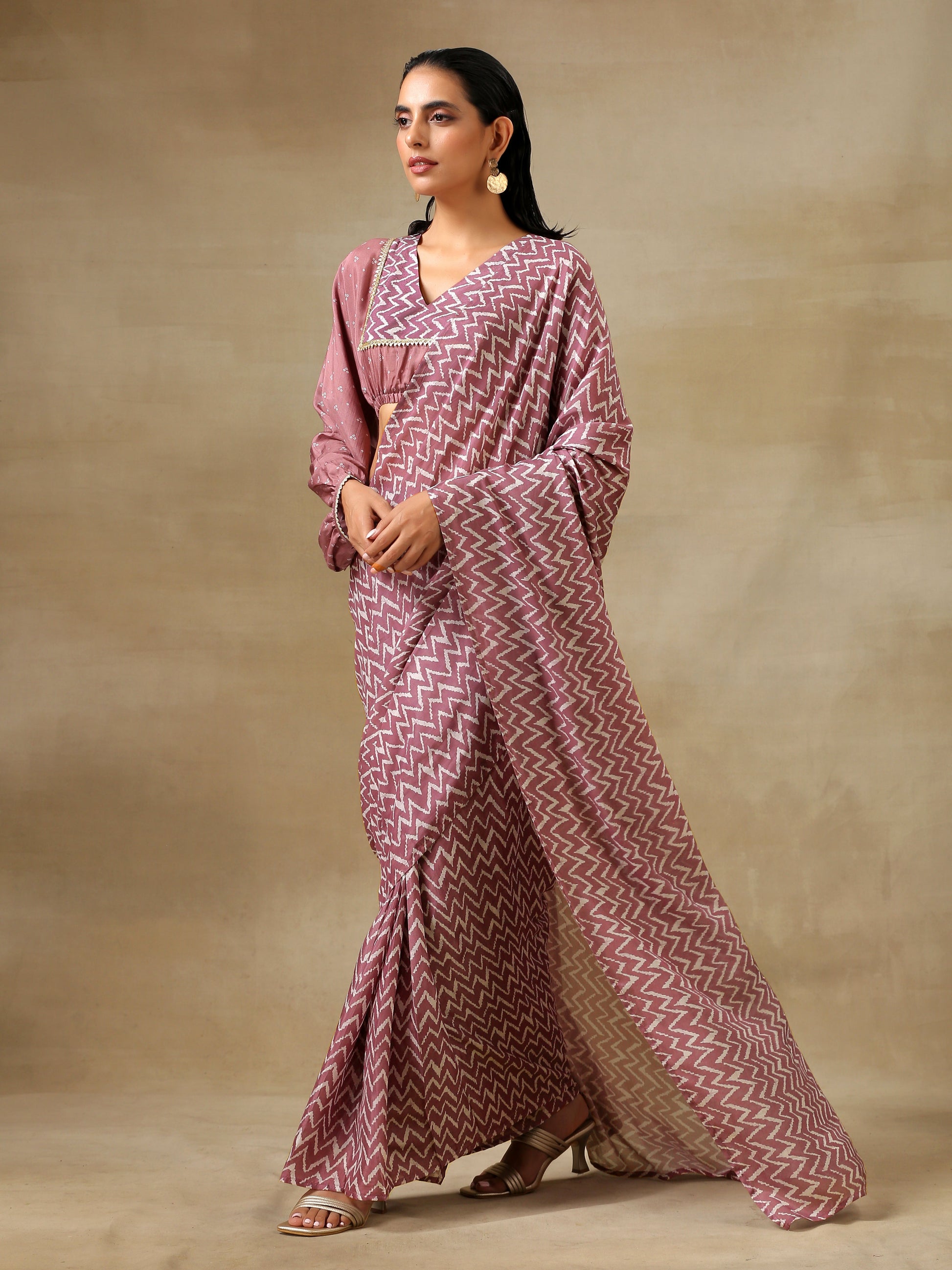 trueBrowns Dark Mauve Bandhani Printed Silk Elasticated Blouse | Swadesiicart