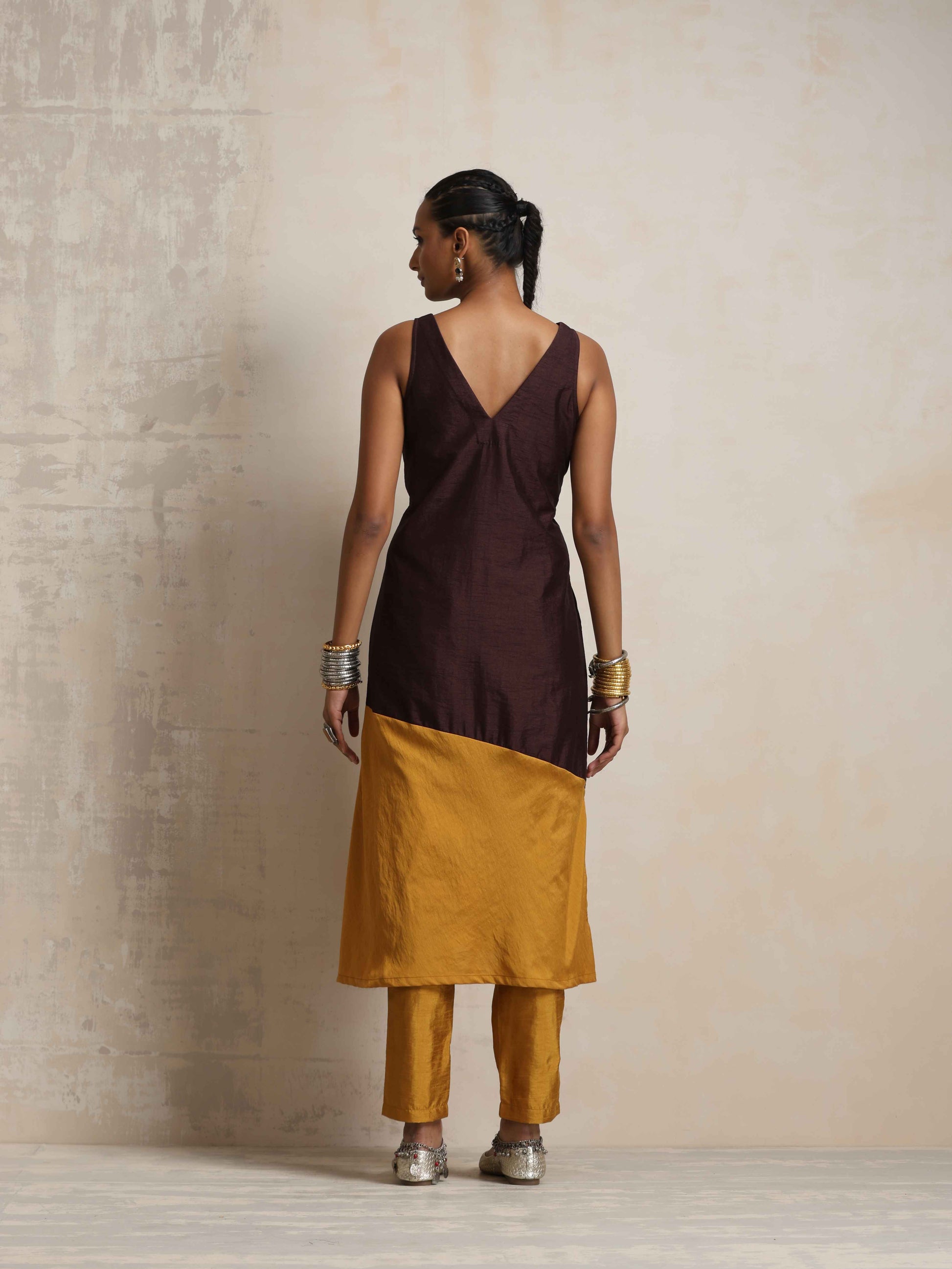 trueBrowns Cola Silk Kurta Set 