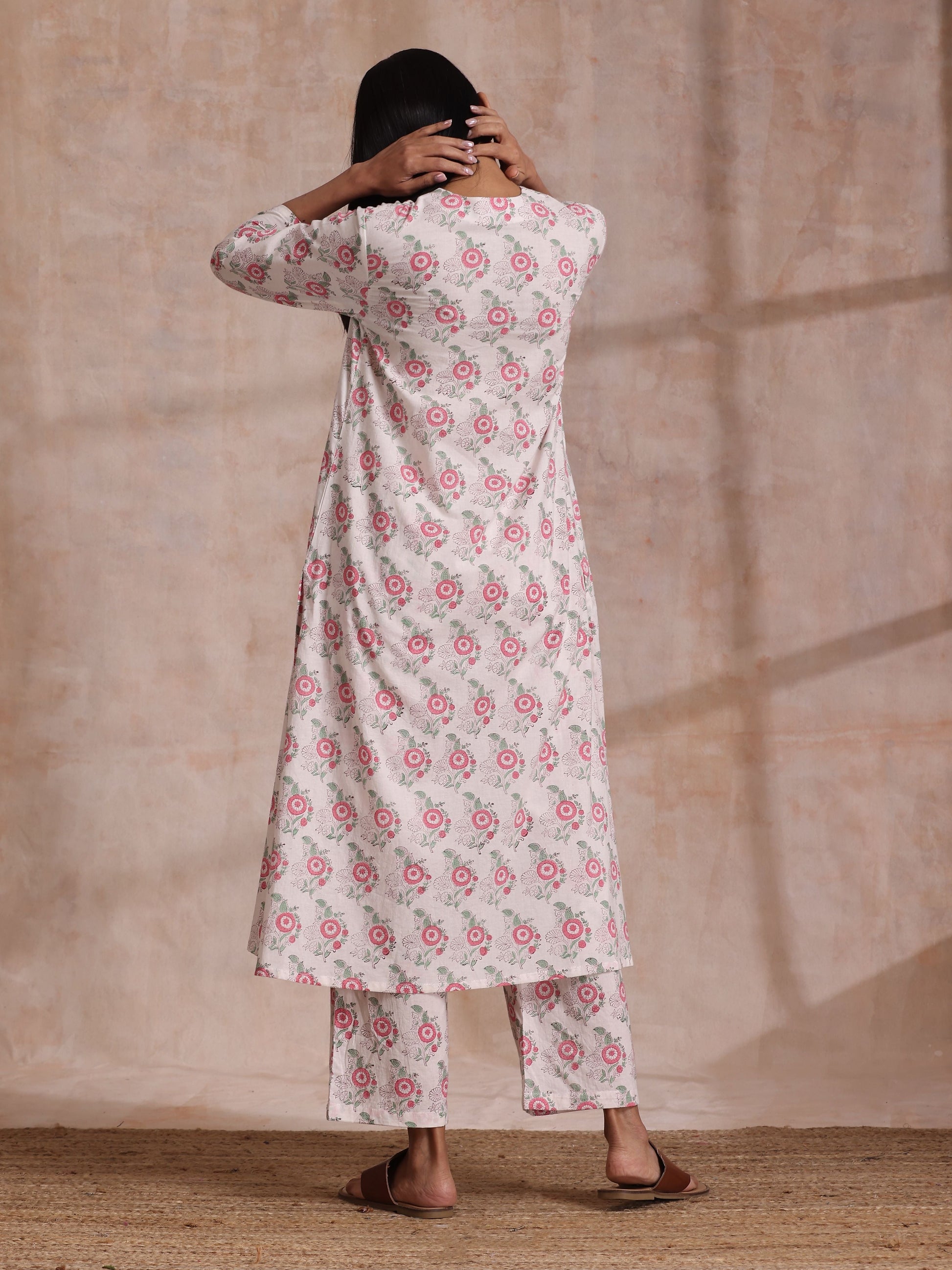 trueBrowns Pink Green Buta On White Block Print Cotton Slit Kurta Pant Set 