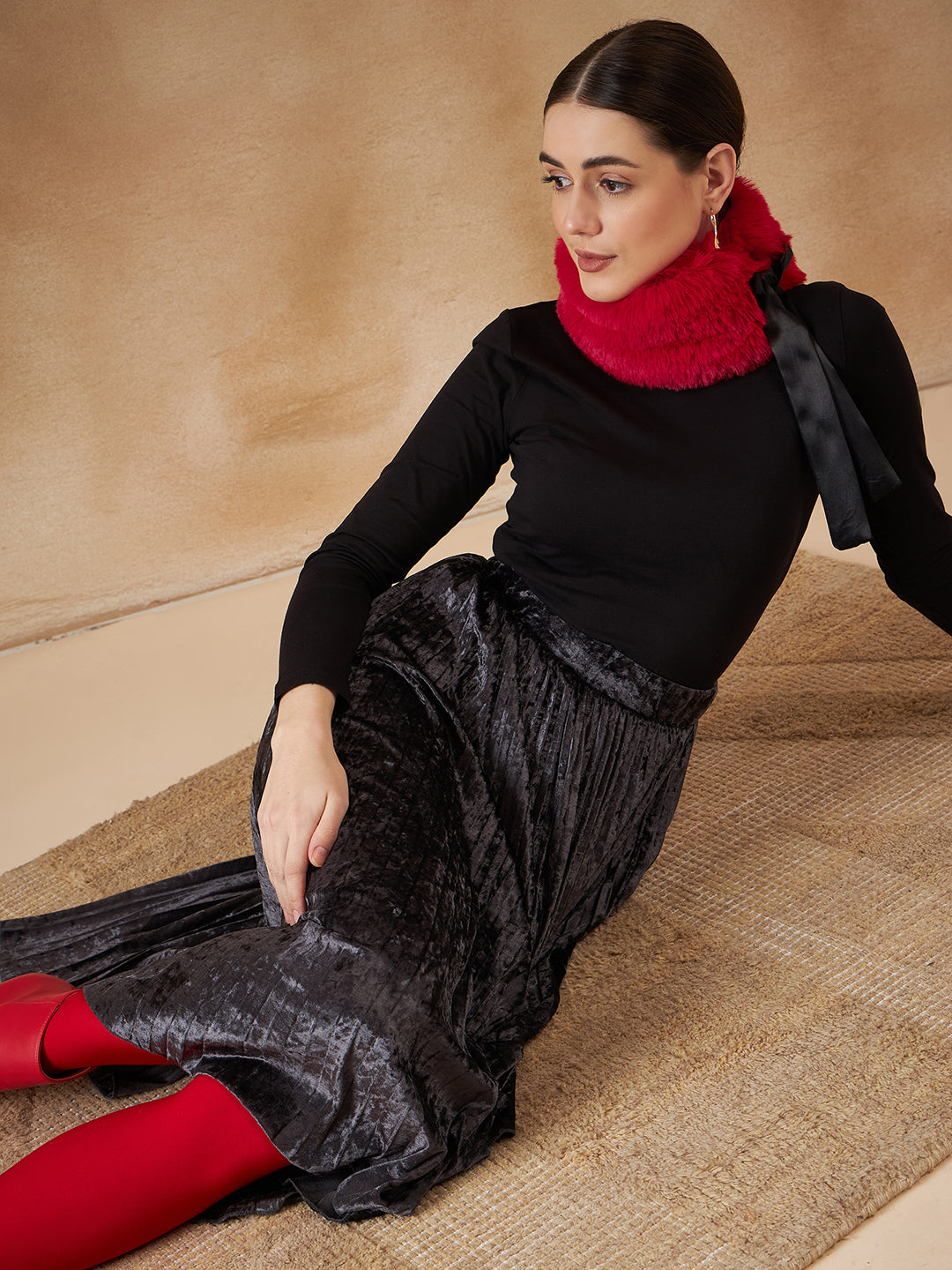 InWeave Women's Cherry Red Fur Neckpiece 