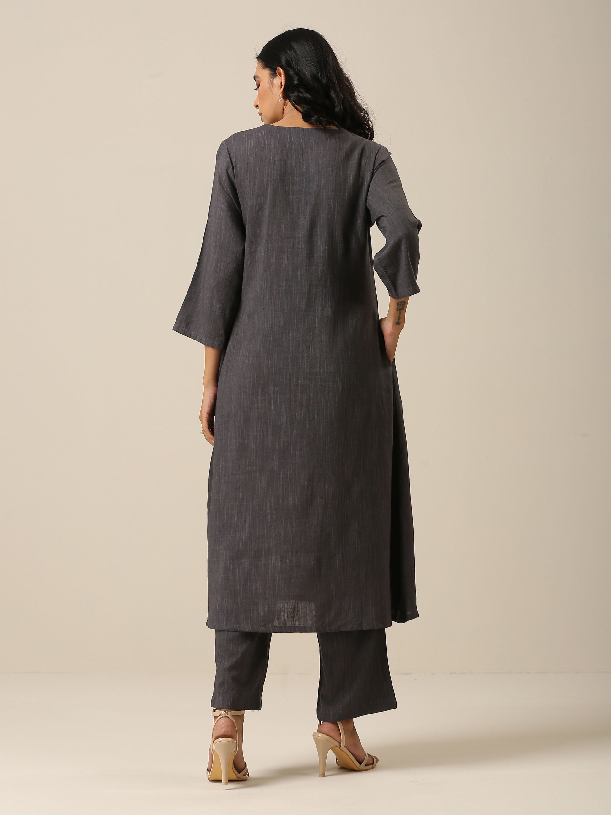 trueBrowns Slate Grey Slub Texture Overlap Pleat Kurta Pant Set 