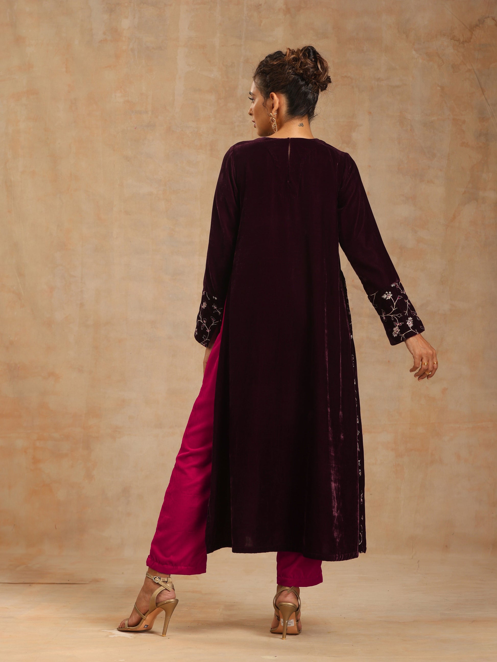 trueBrowns Wine Velvet Embroidered Kurta 