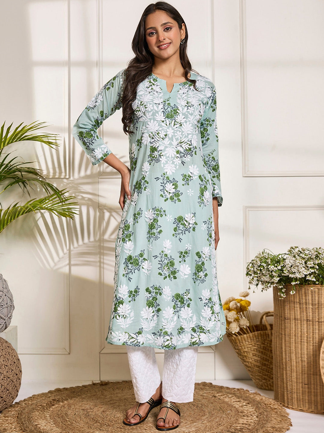 HOUSE OF KARI Floral Embroidered Chikankari Pure Cotton Kurta 