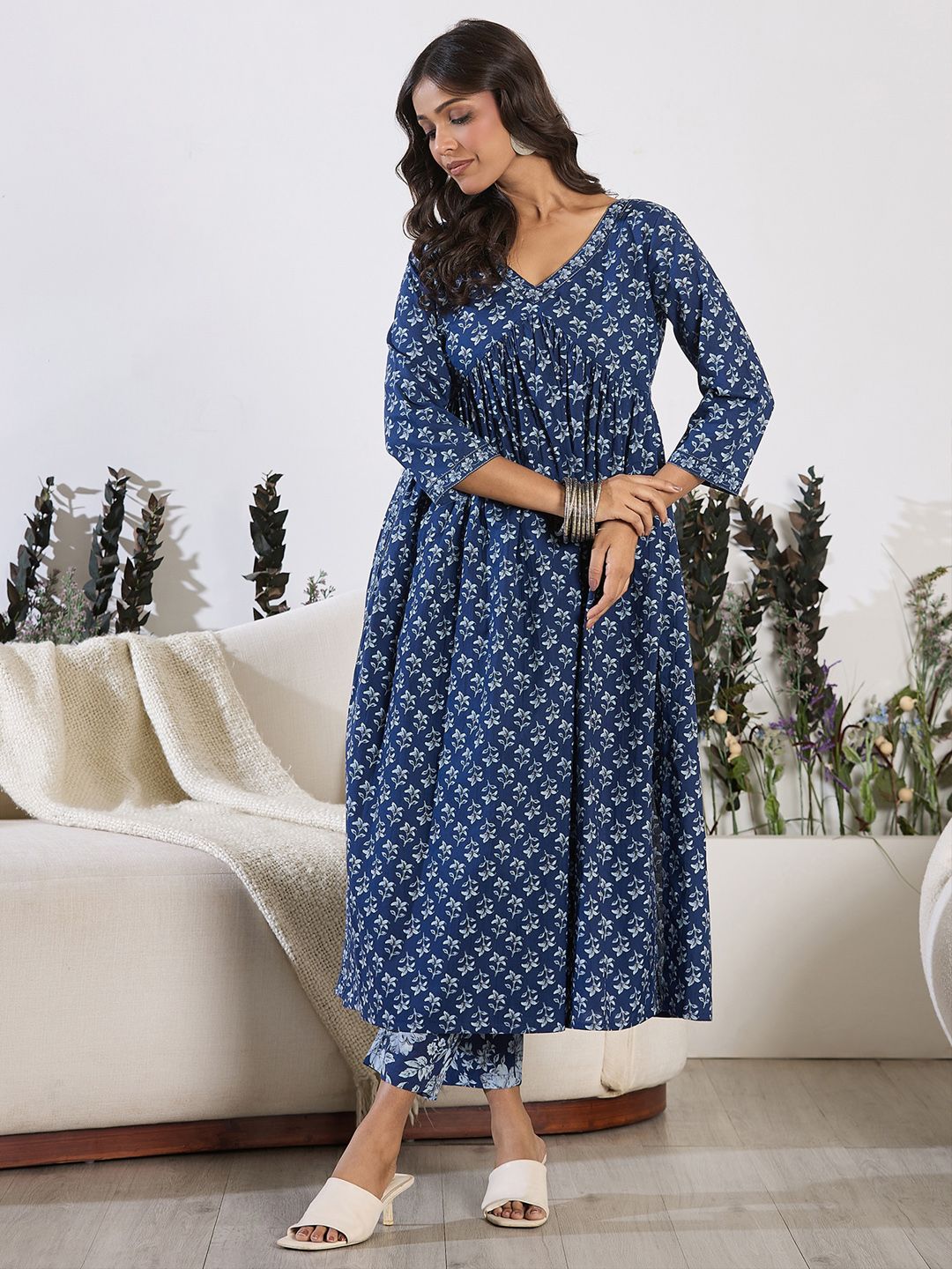Indo Era V-Neck Floral Printed Empire Pure Cotton Kurta with Trouser