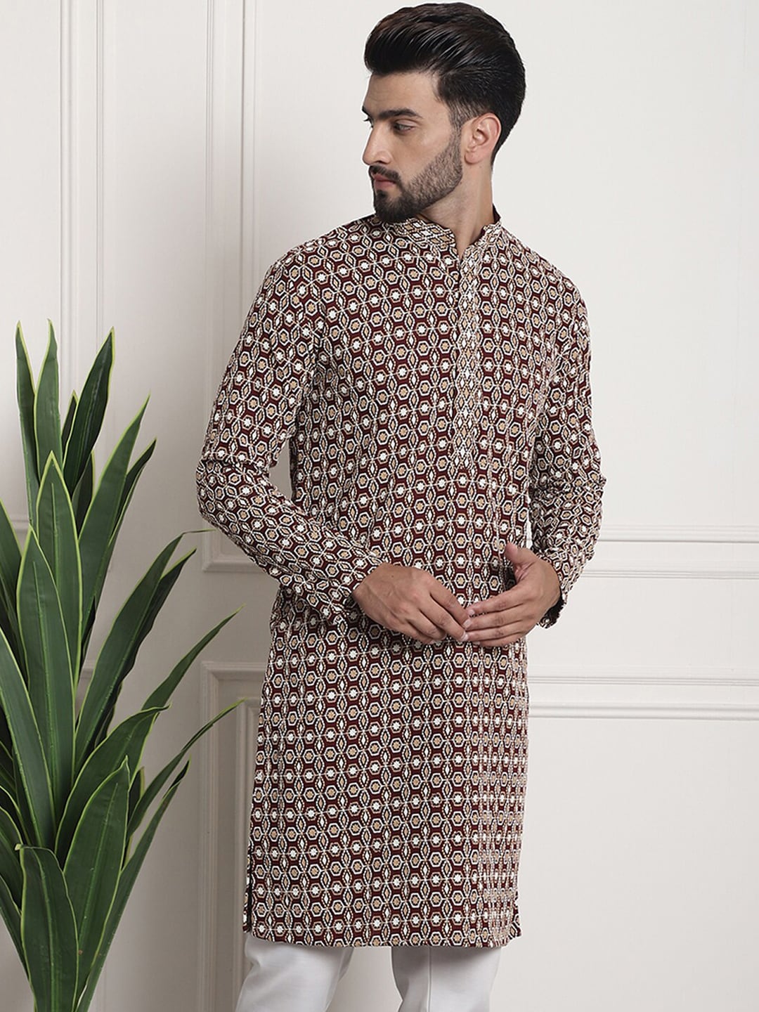 Sojanya Geometric Embroidered Mandarin Collar Kurta 