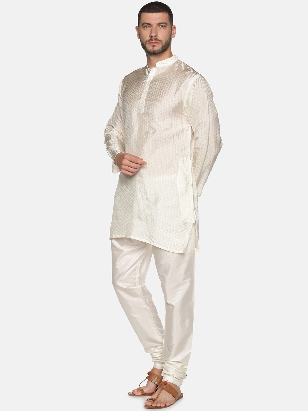 Sethukrishna Men Off-White Kurta with Pyjamas