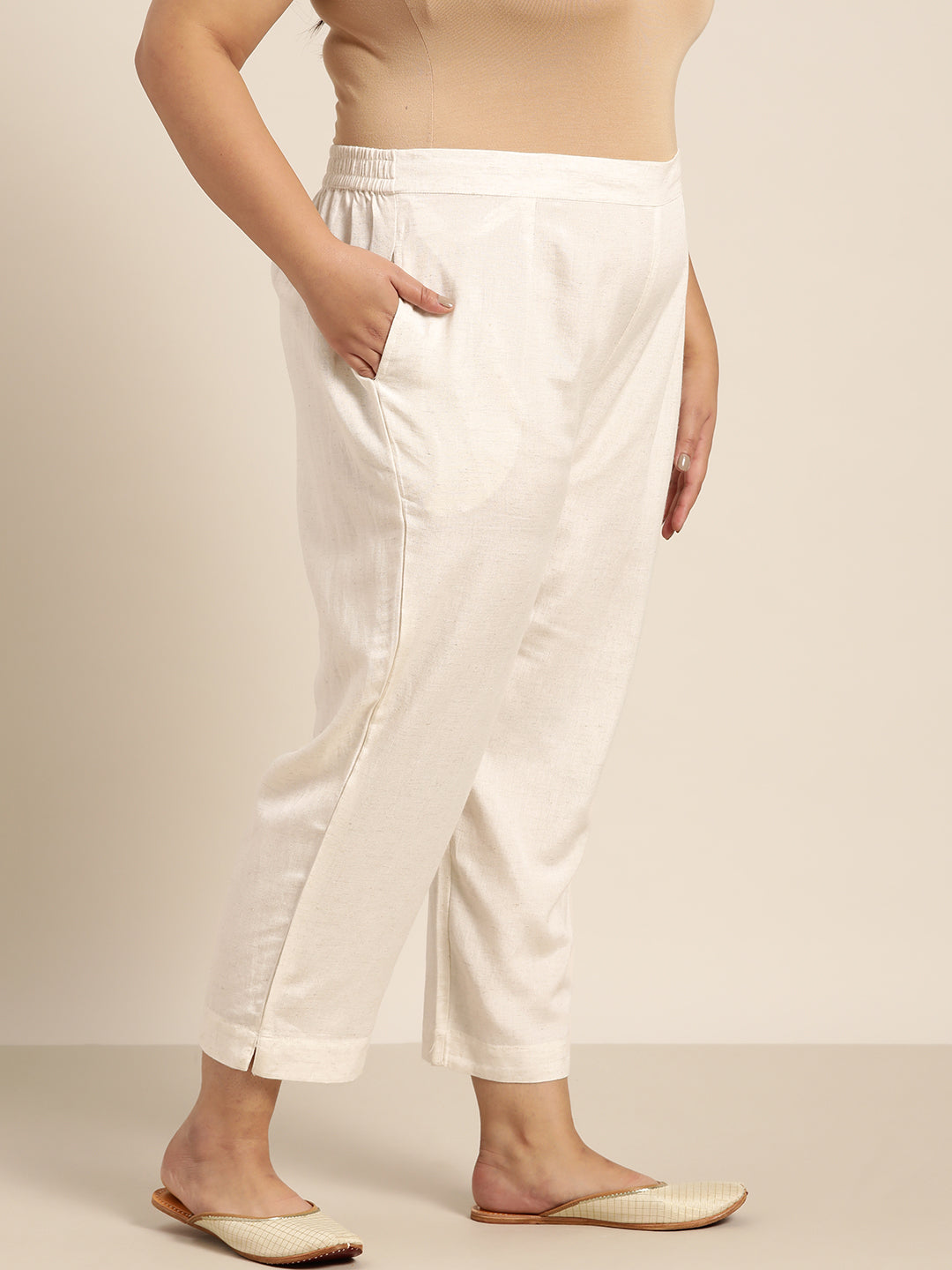 Juniper Women Ivory Rayon Flex Solid Slim Fit Pant/Slim Pant