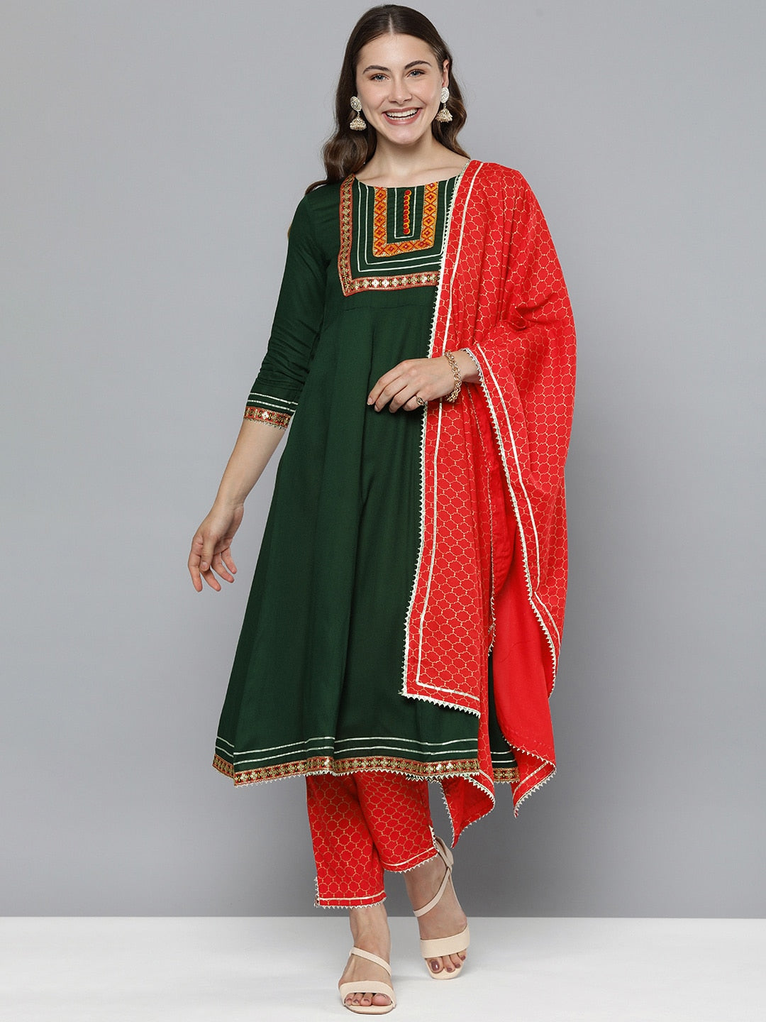HERE&NOW Floral Yoke Design Regular Thread Work Kurta with Trousers & With Dupatta