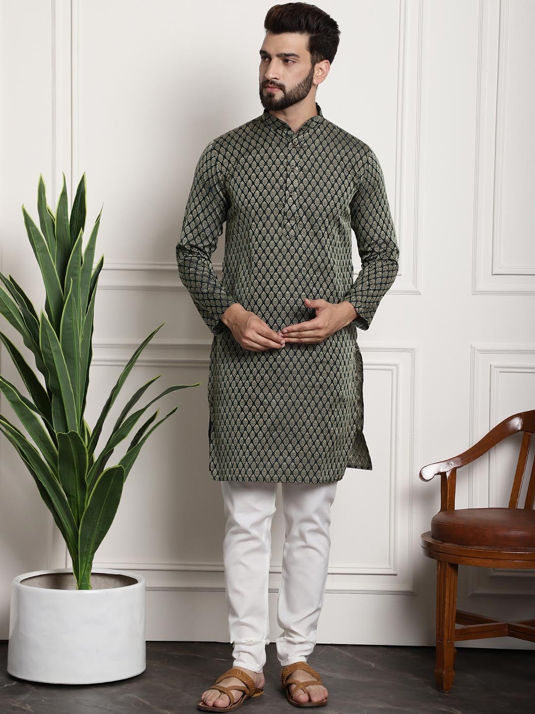 Sojanya Men Green Ethnic Motifs Kurta with Churidar with Nehru Jacket 
