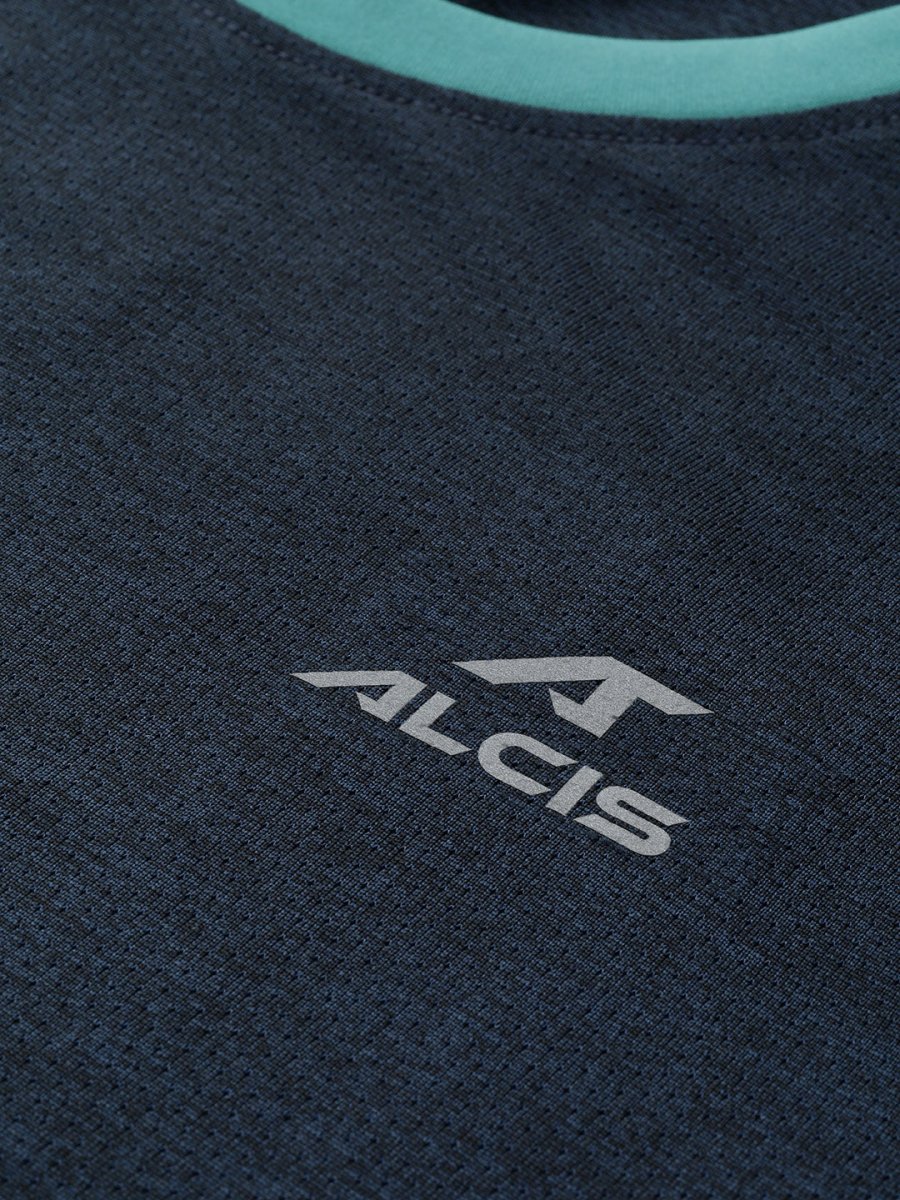Alcis Men Colourblocked Dry Tech Slim Fit T-shirt 