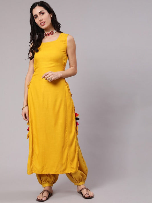 Aks Sleeveless High-Slit Kurta