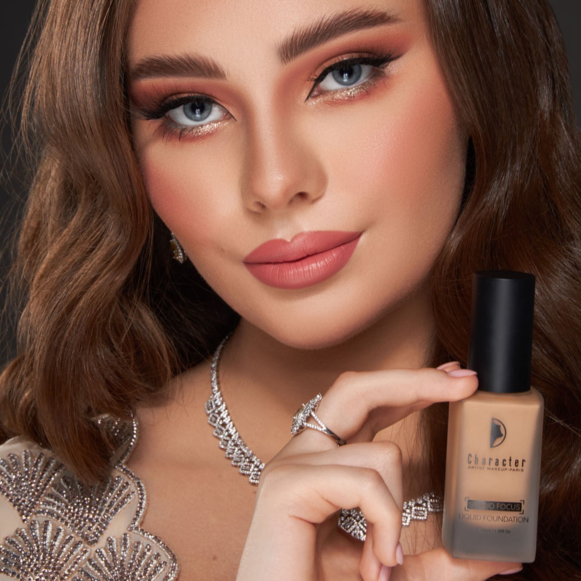 Character Studio Focus Liquid Foundation - Pif011