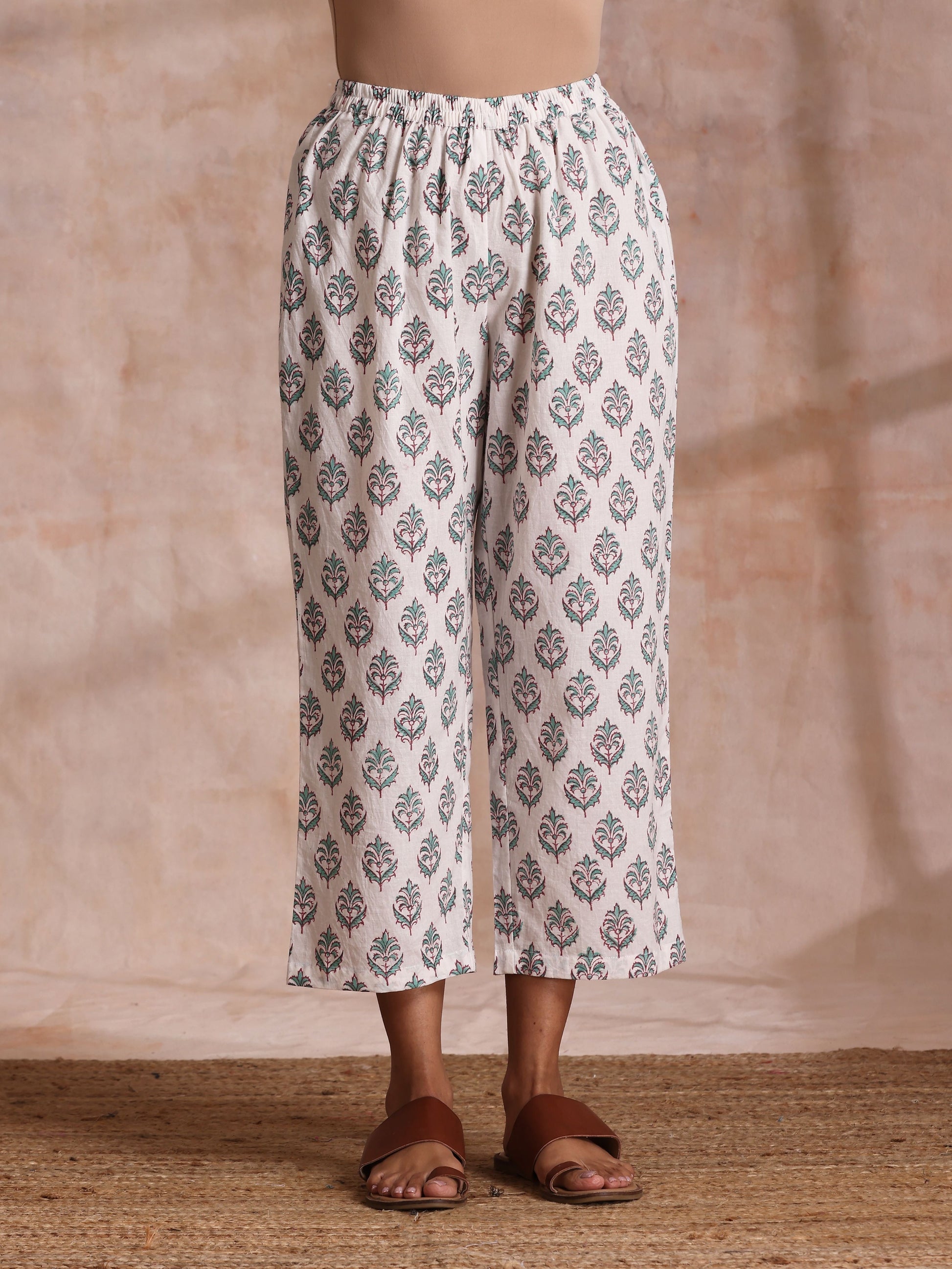 trueBrowns Tiffany Blue Floral Block Print Cotton Front Neck Gathered Kurta Pant Set 