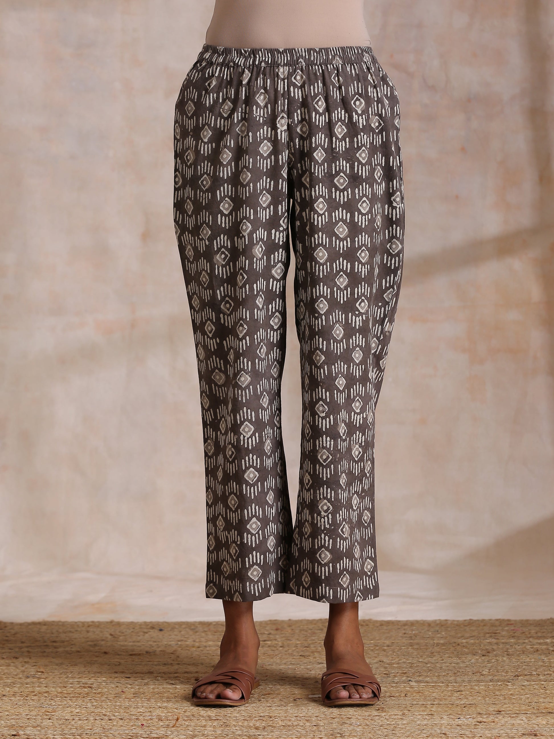 trueBrowns Clay Dabu Geometric Print Cotton Angrakha Kurta Pant Set 