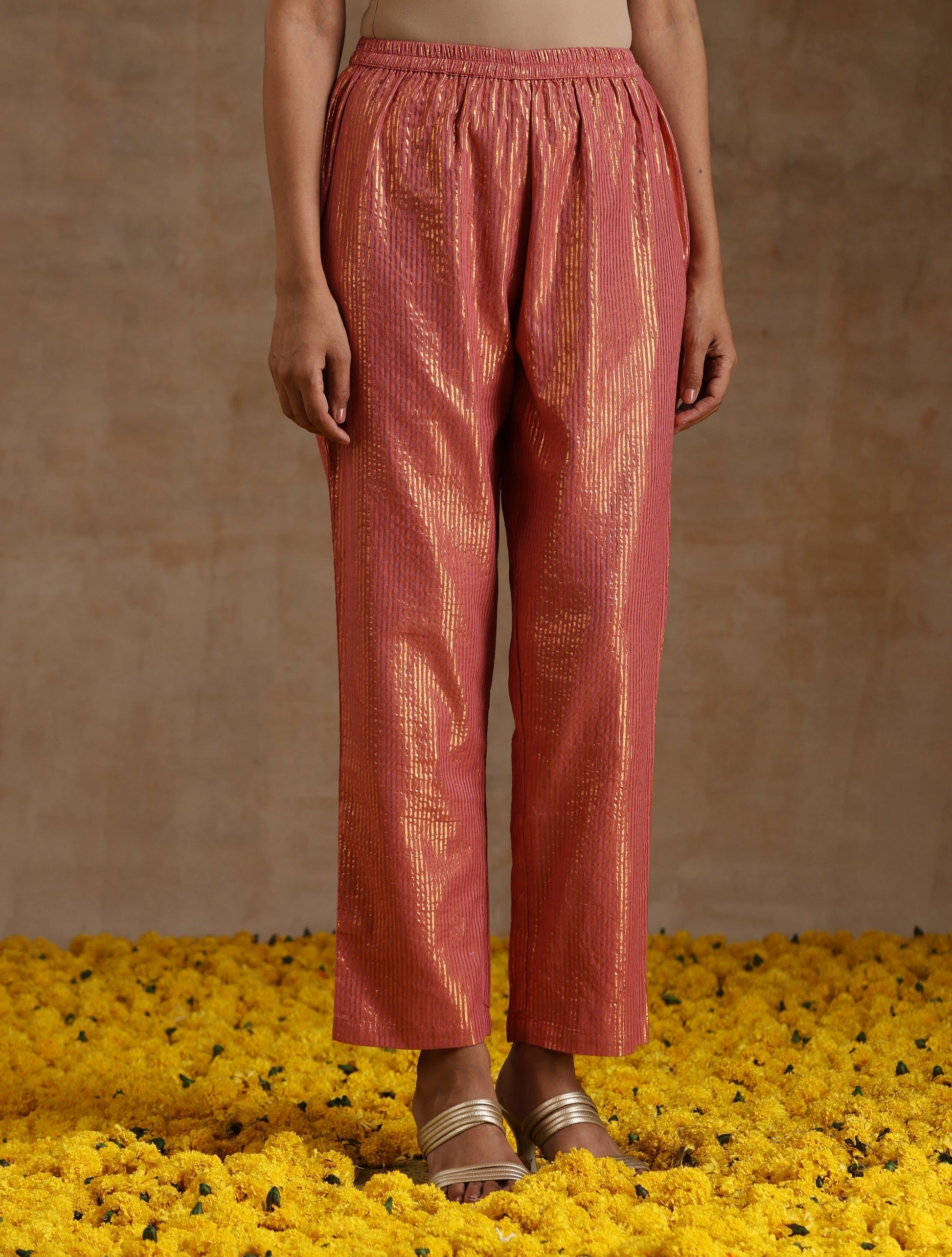 trueBrowns Blush Gold Cotton Relaxed High-Low Kurta Set 