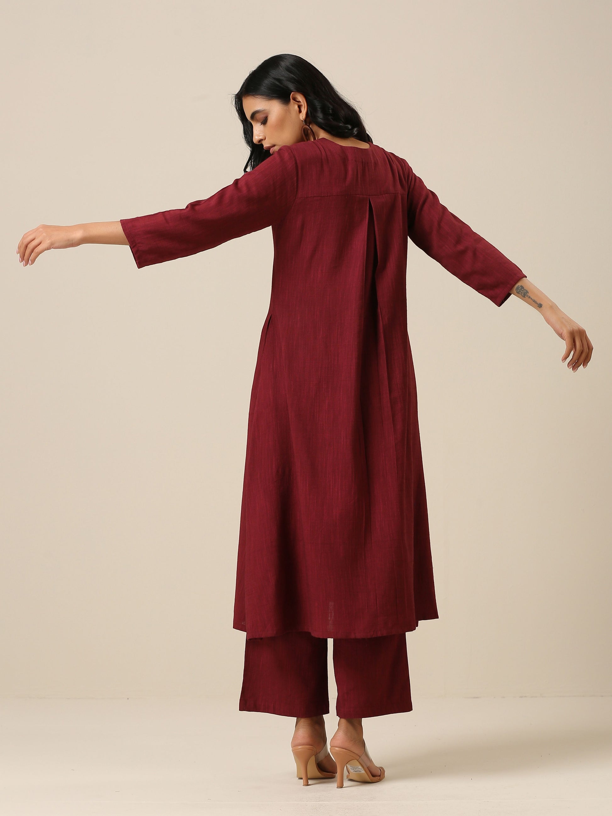 trueBrowns Ruby Wine Slub Texture Back Pleat Kurta Pant Set 