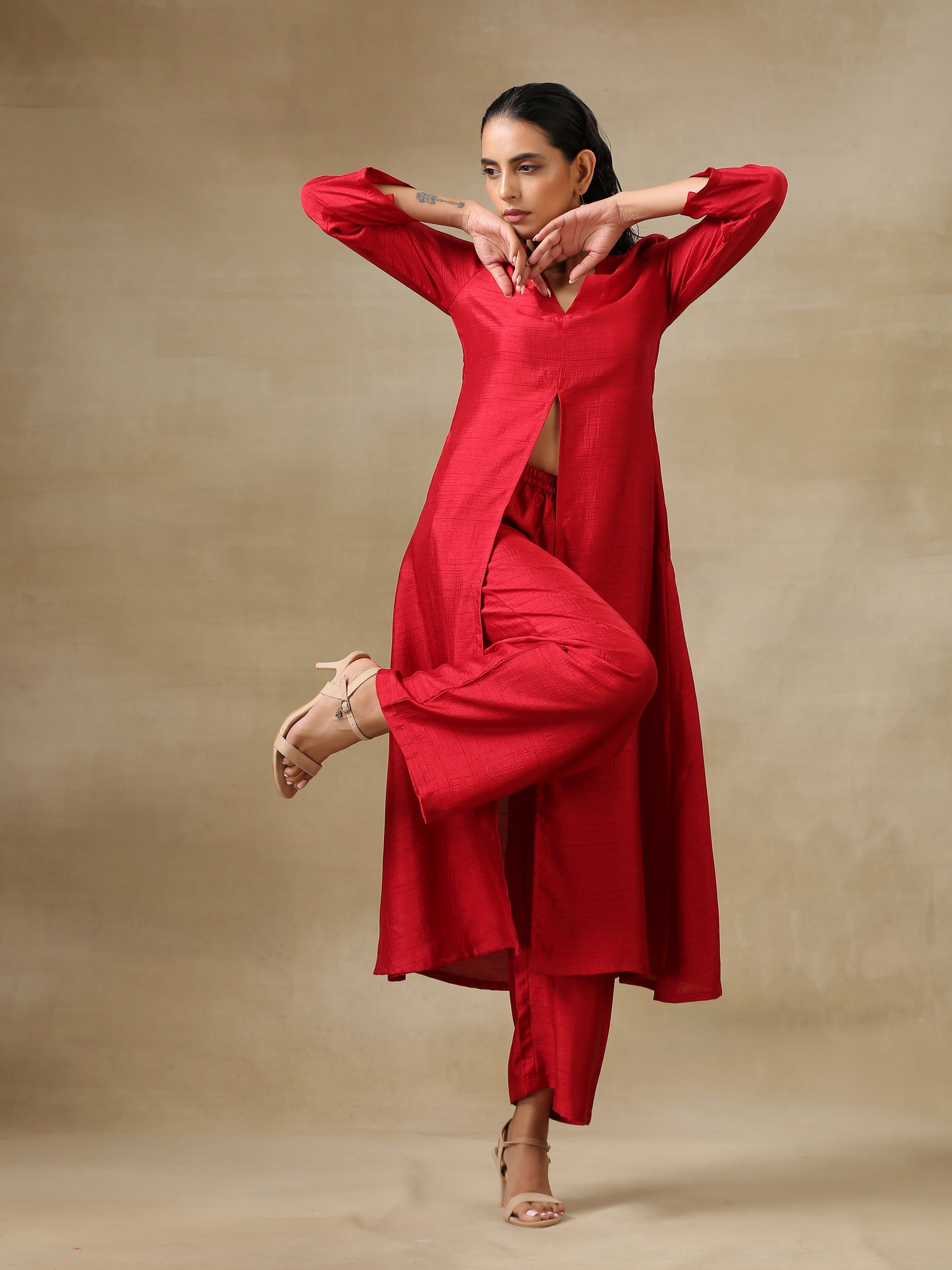 trueBrowns Maroon Textured Silk Front Slit Kurta Pant Set 