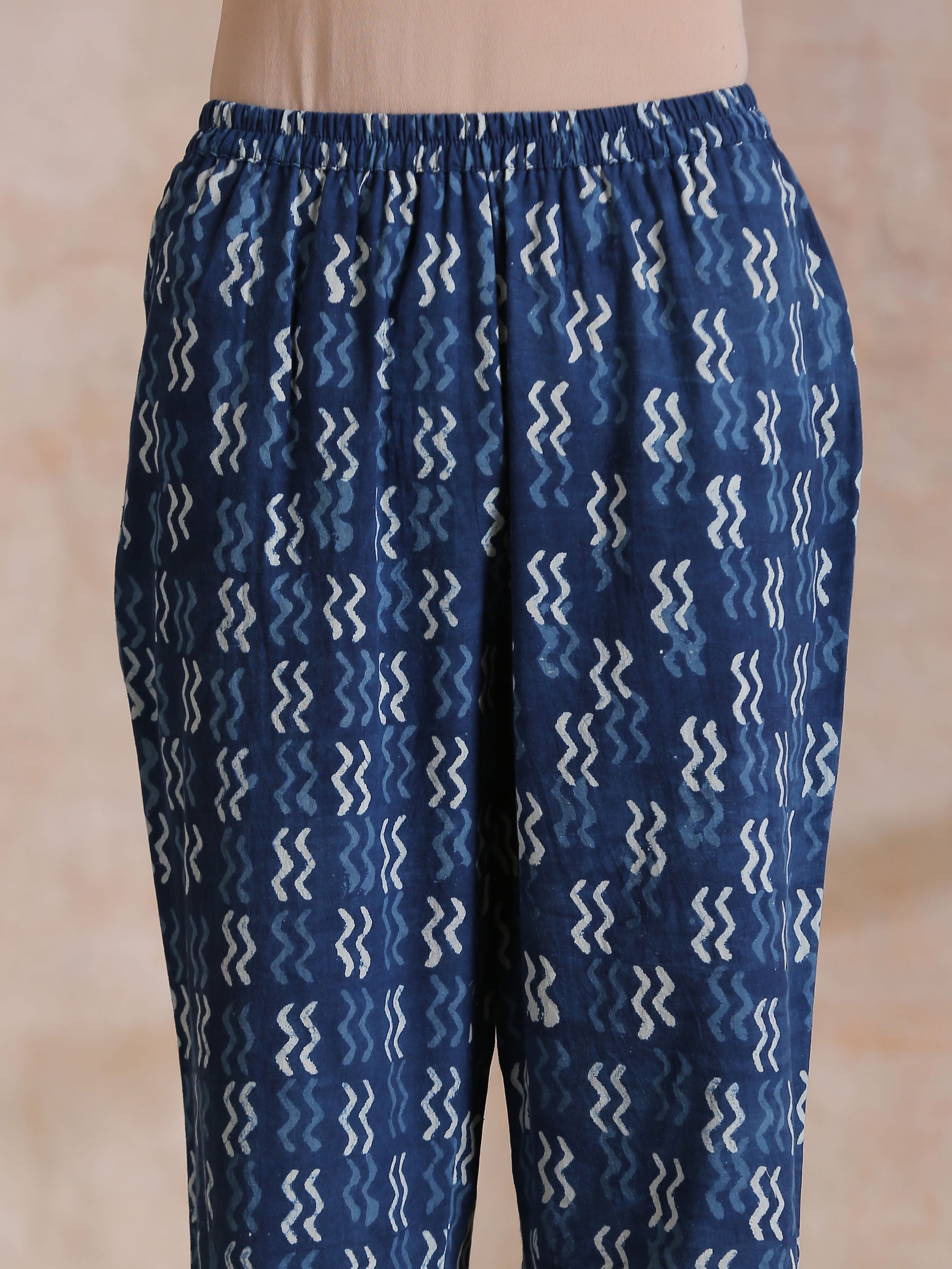 trueBrowns Indigo Dabu Floral Print Cotton Kurta Pant Set 