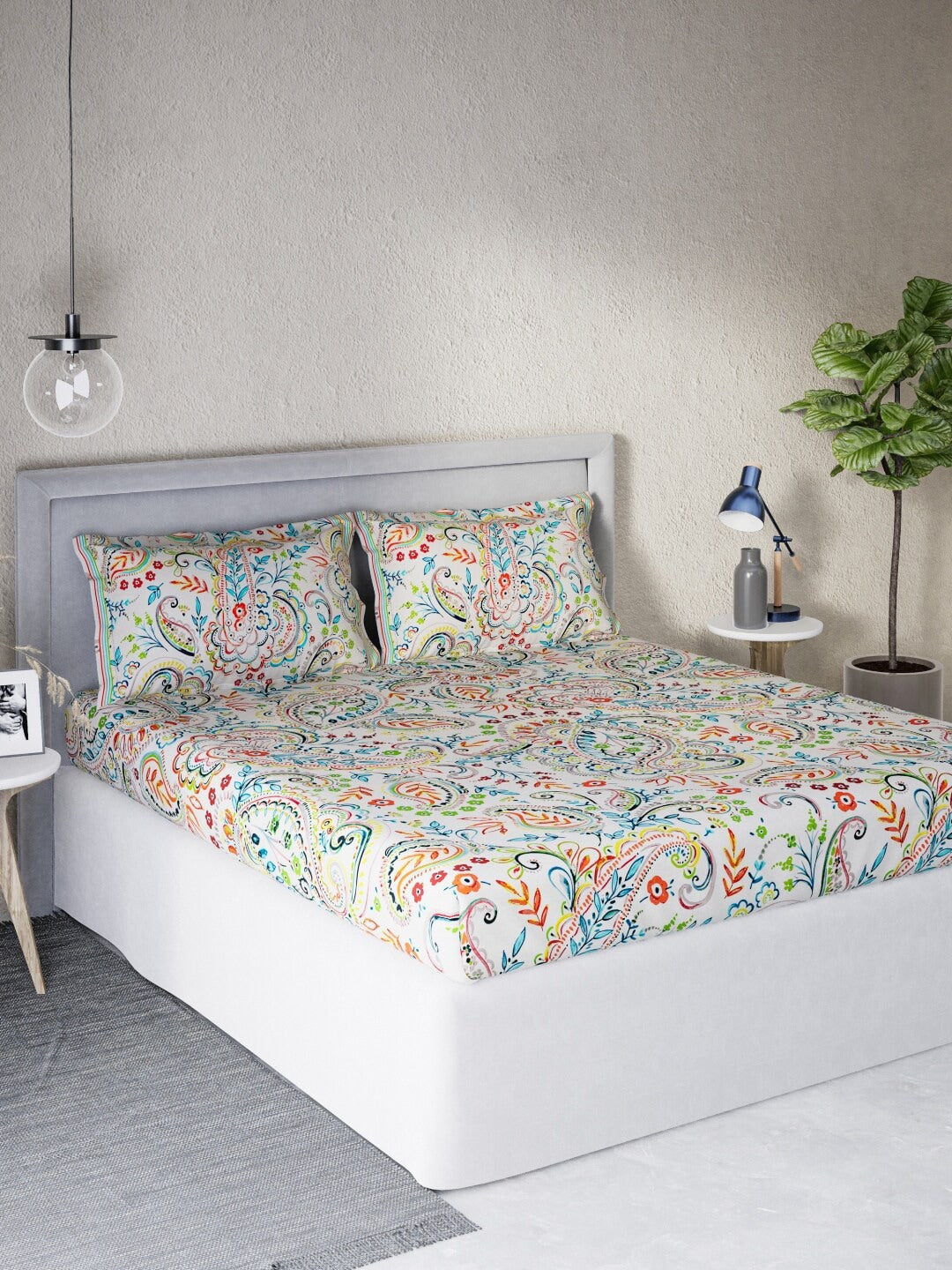 DDecor White & Turquoise Blue Motifs 140 TC Cotton Queen Bedsheet with 2 Pillow Covers 