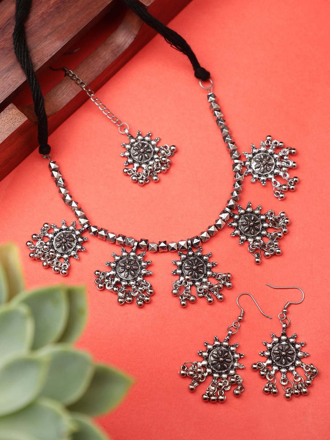 Cardinal Silver-Toned Oxidised Jewellery Set - Grab2buy
